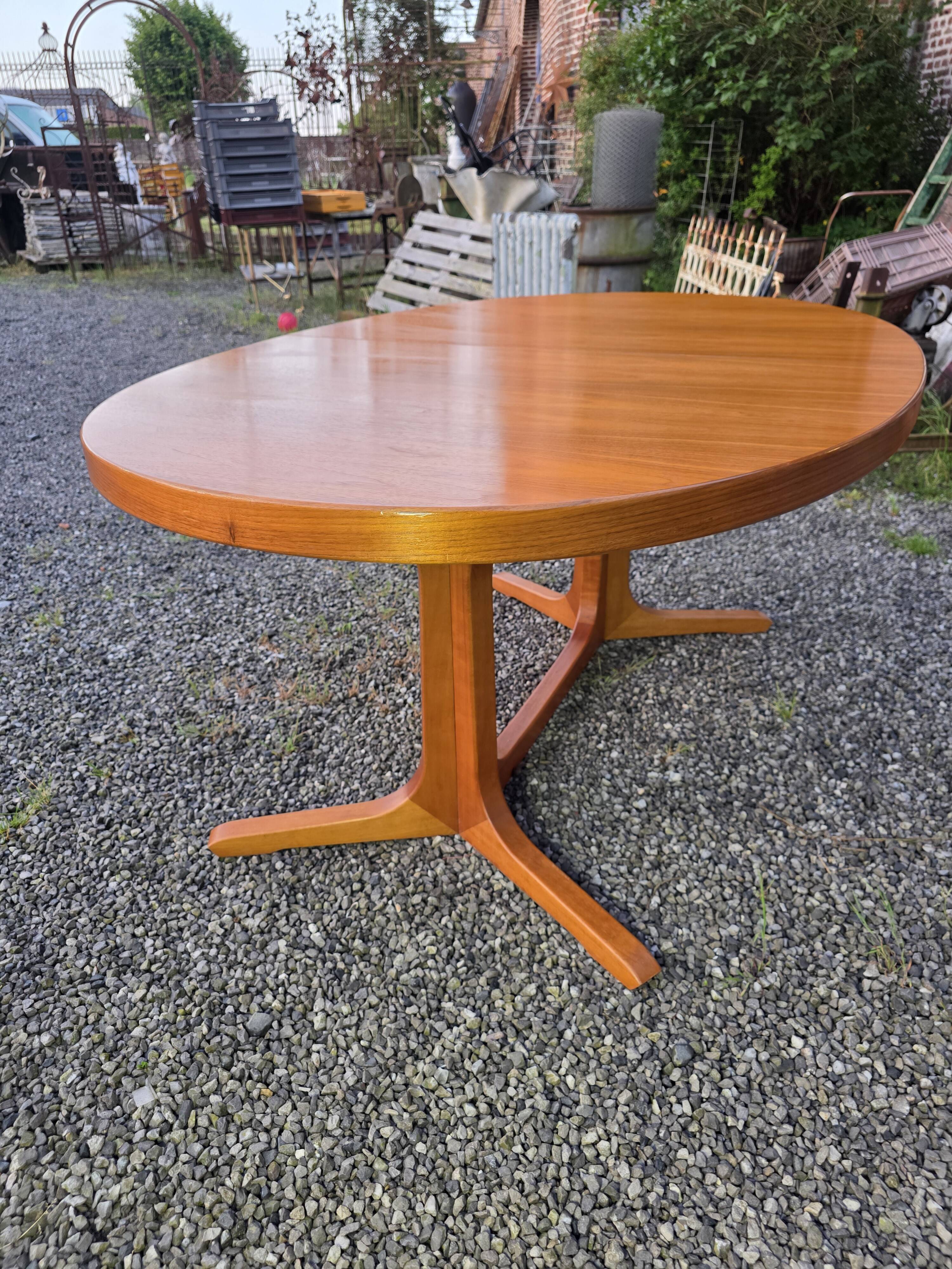 Baumann extendable table in teak from the 1960s (2 extensions)