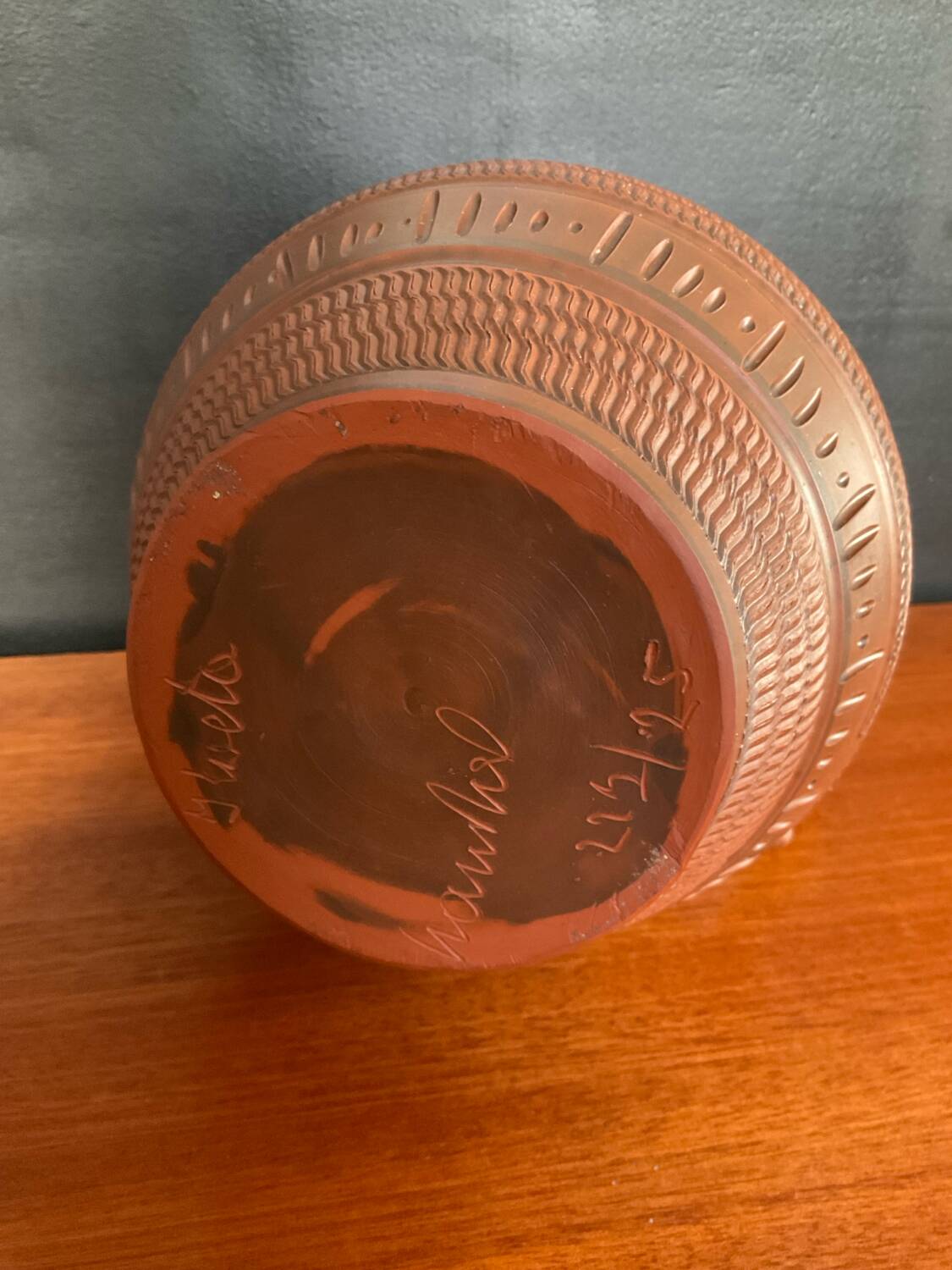 Trio of vintage vases in chiselled terracotta