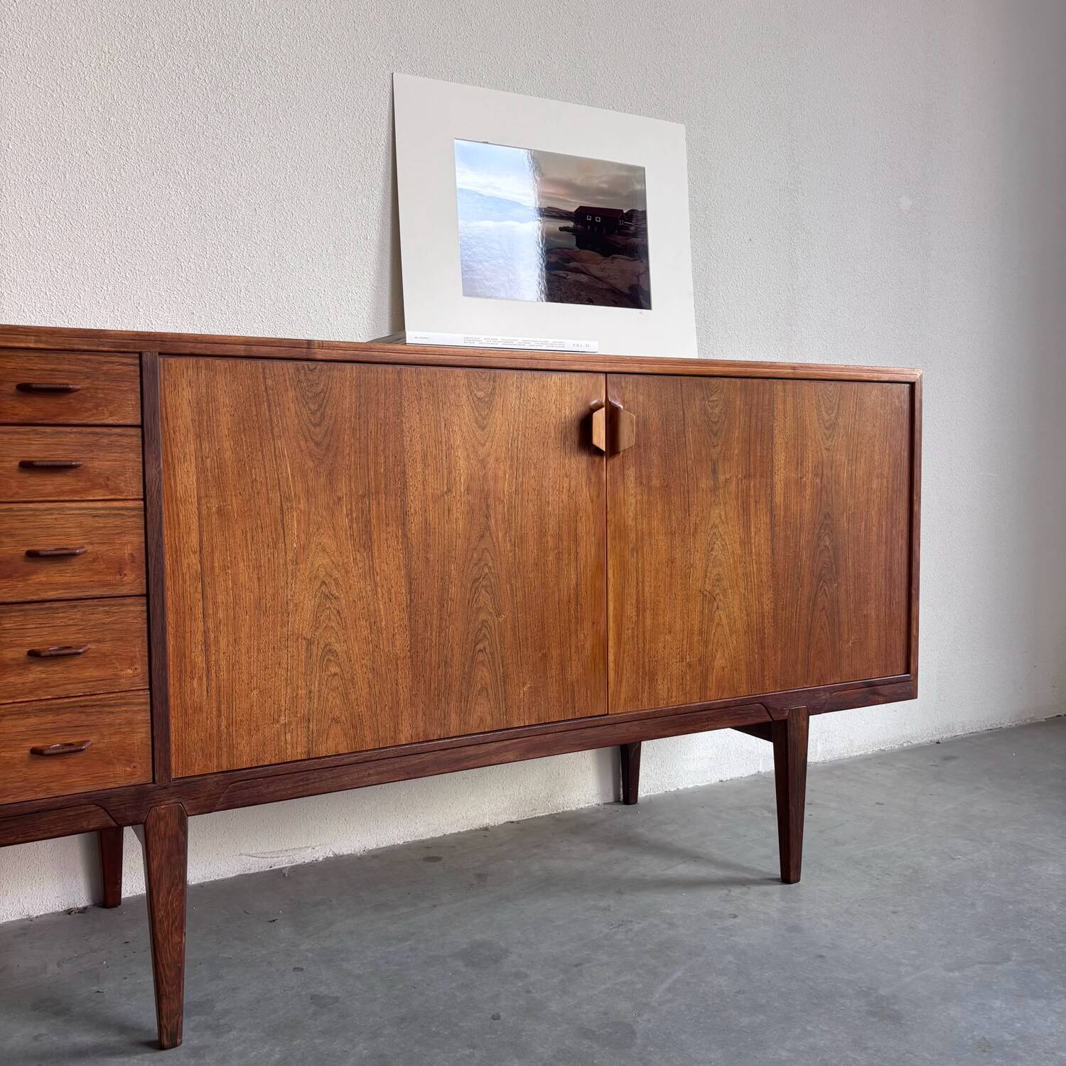Buffet Henry Rosengren Hansen en palissandre, milieu du siècle