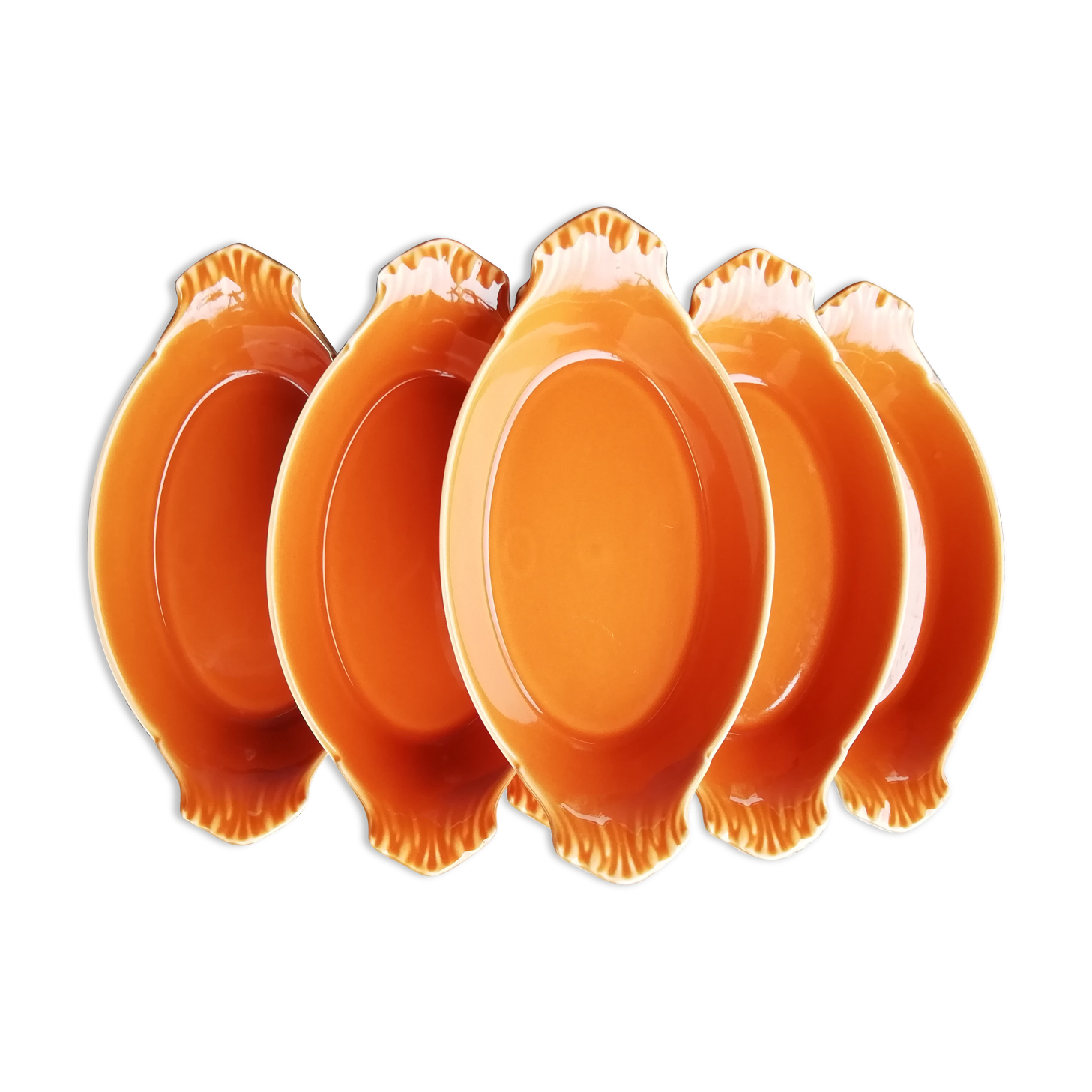 Set of eared dishes