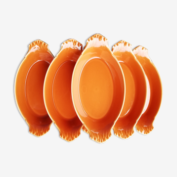 Set of eared dishes