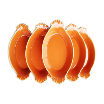 Set of eared dishes