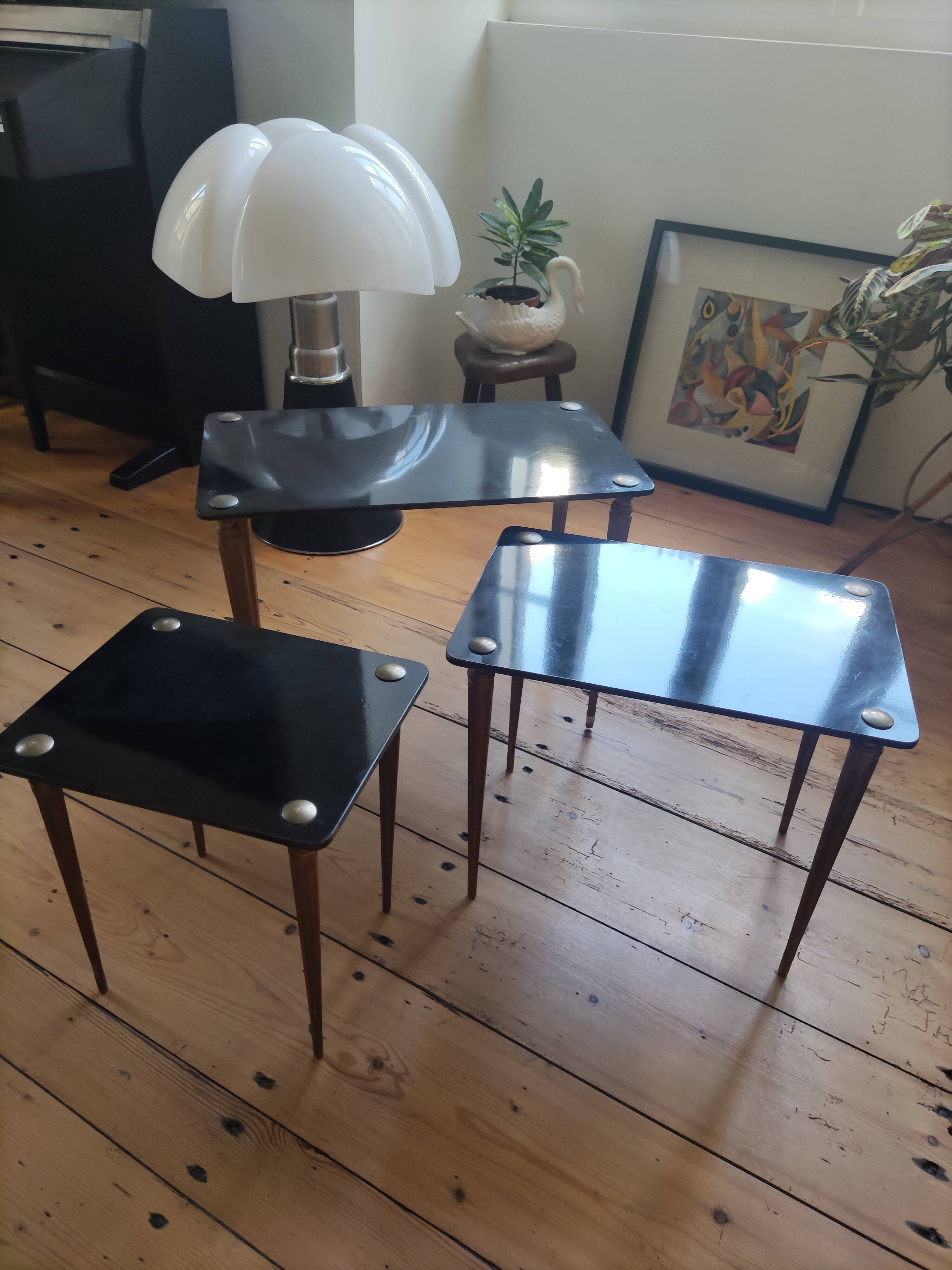 Set of 3 trundle coffee tables