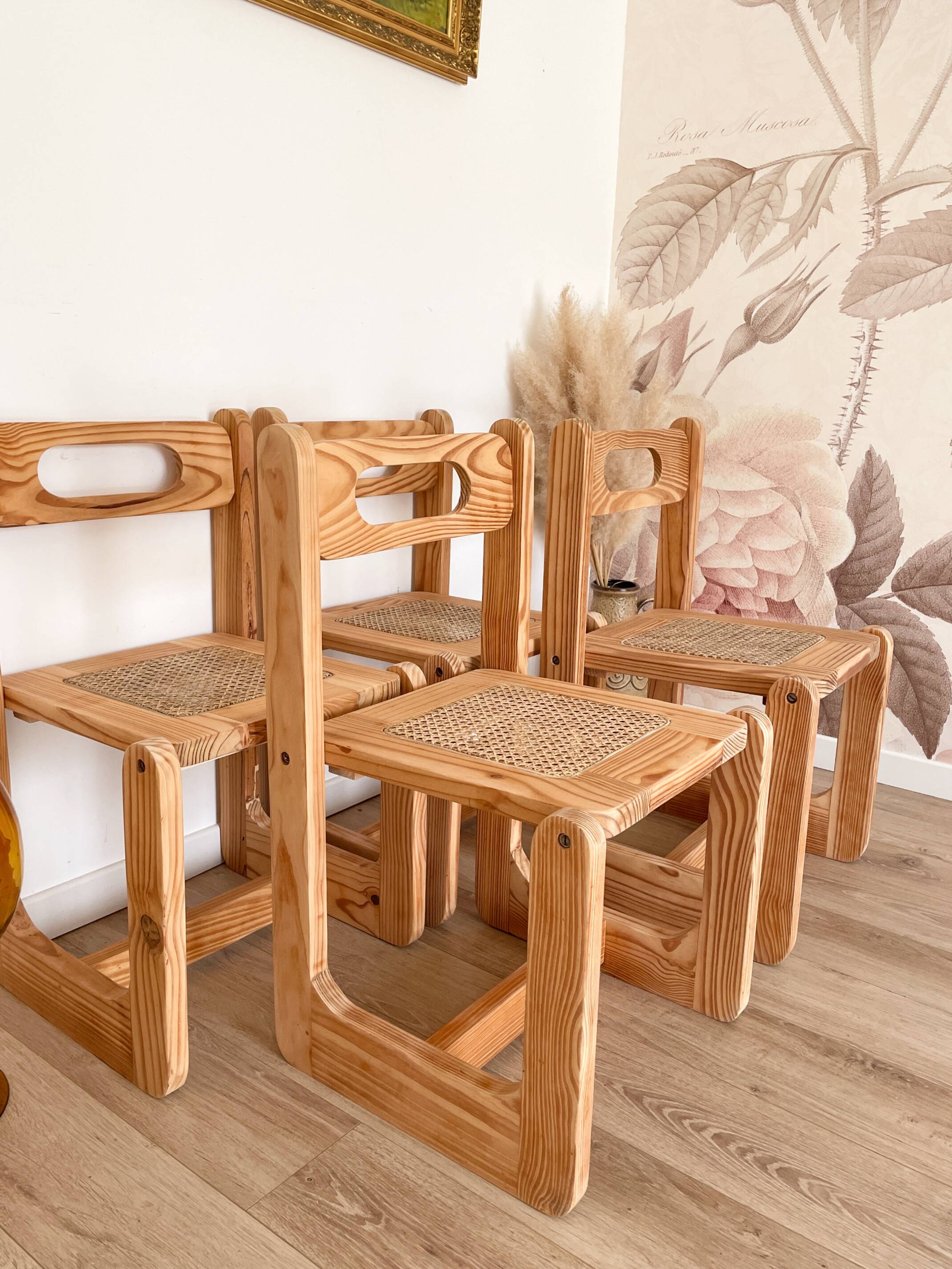 Ensemble de 4 chaises en bois et cannage - années 1960-70