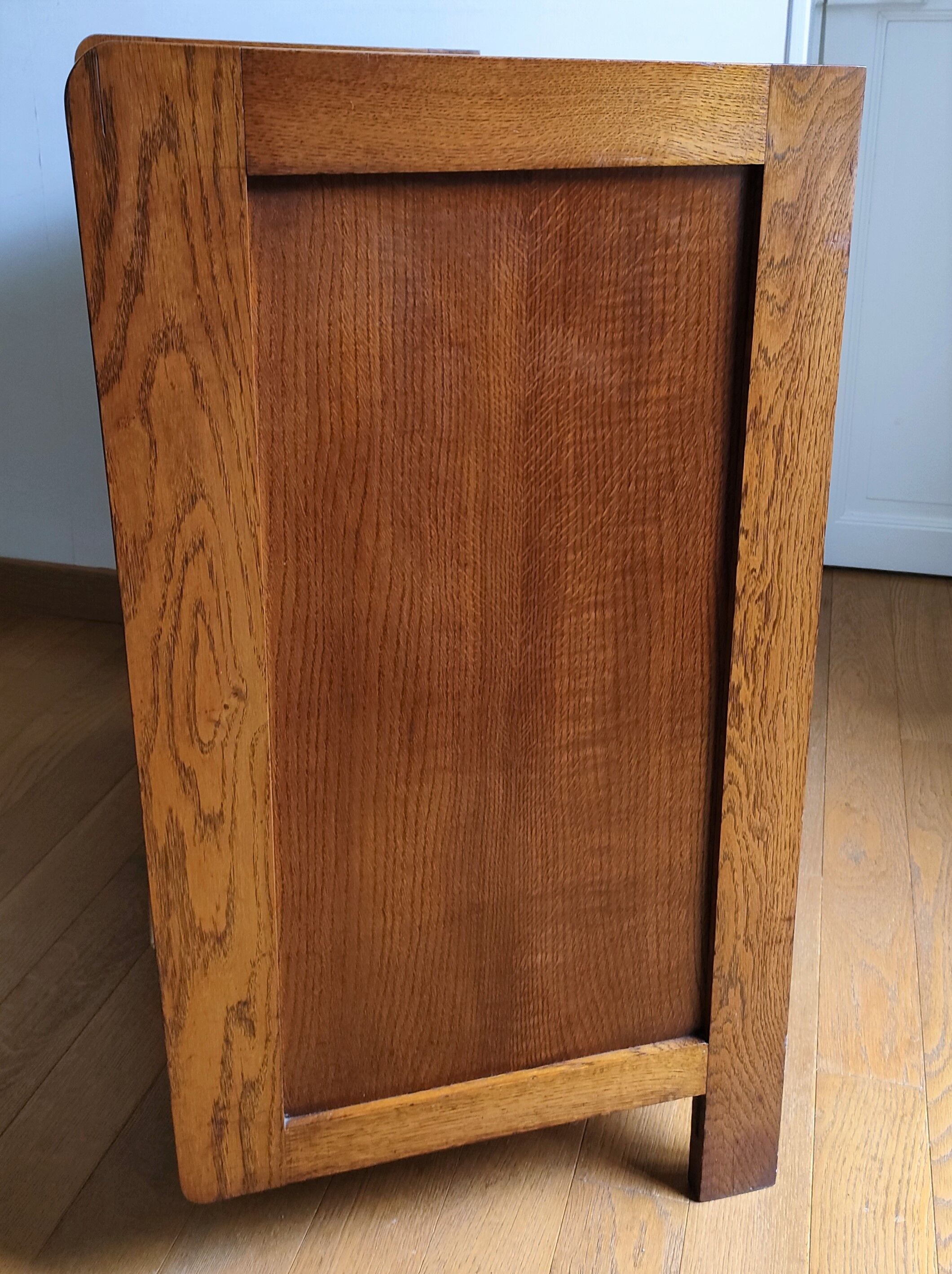 Wooden chest of drawers design 60s