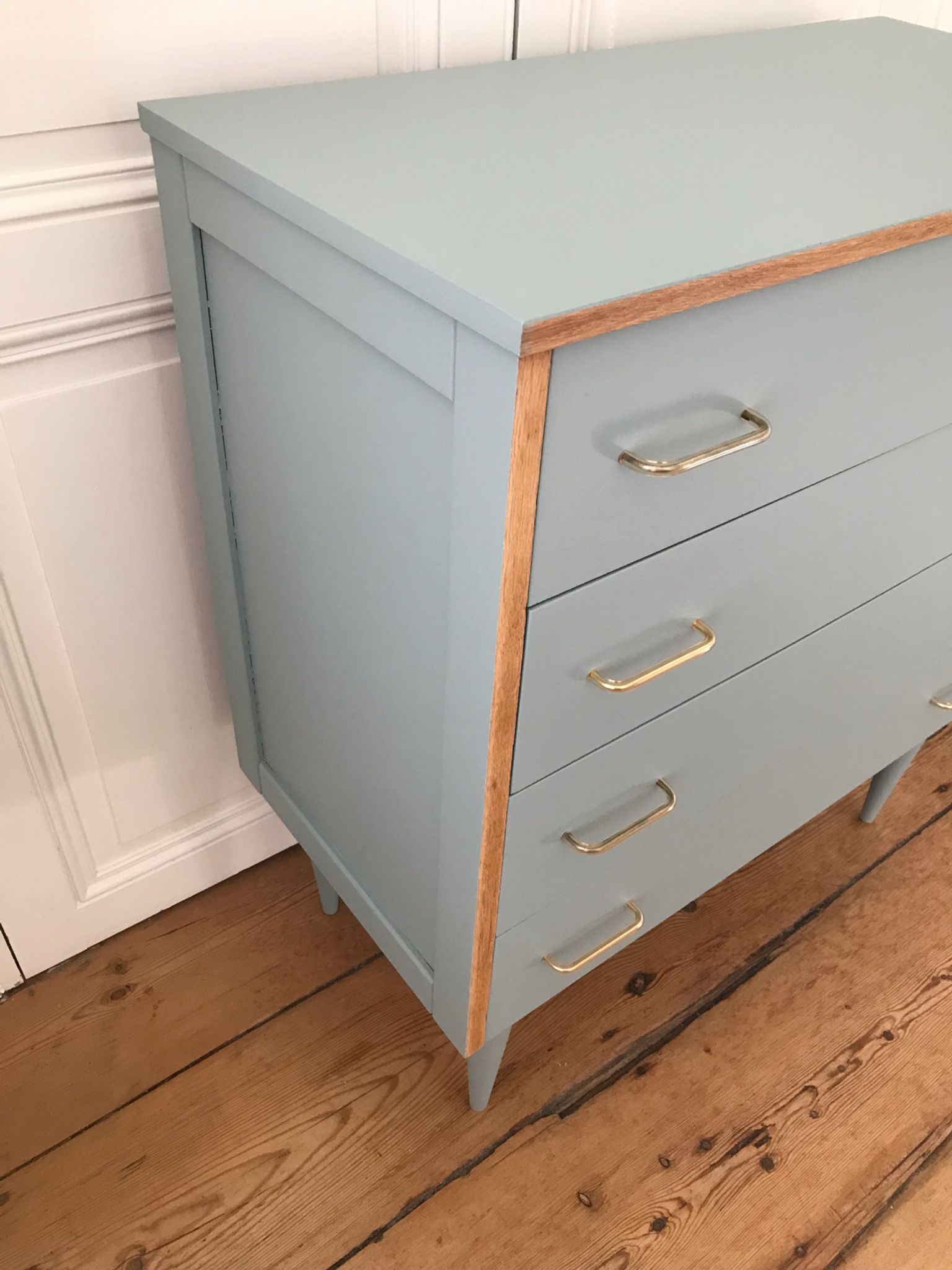 Vintage chest of drawers 4 drawers Almond from Resources