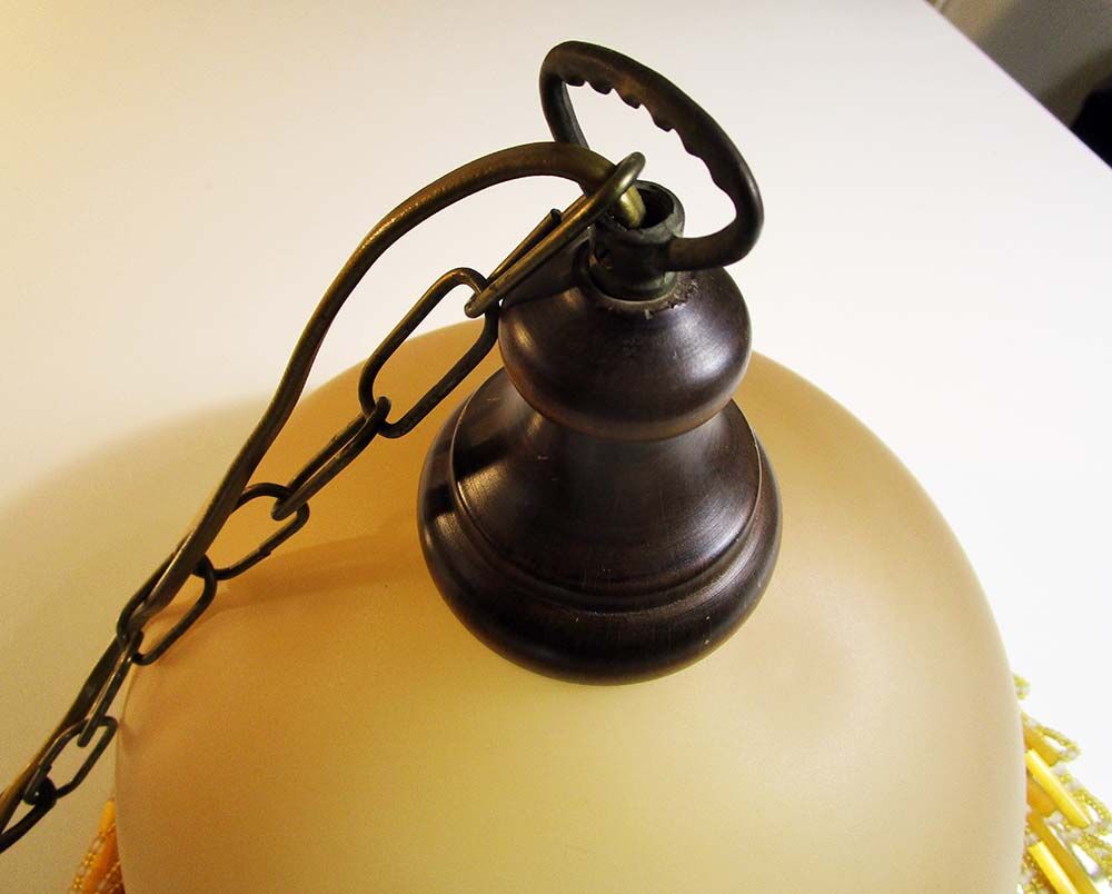 Satin glass suspension with bangs