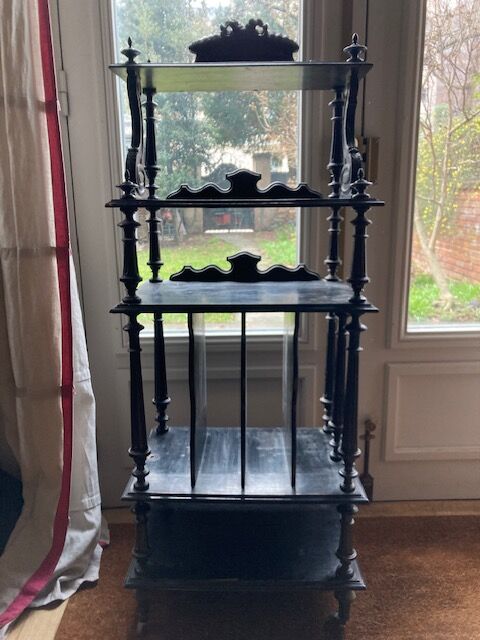 Napoleon III sheet music shelf