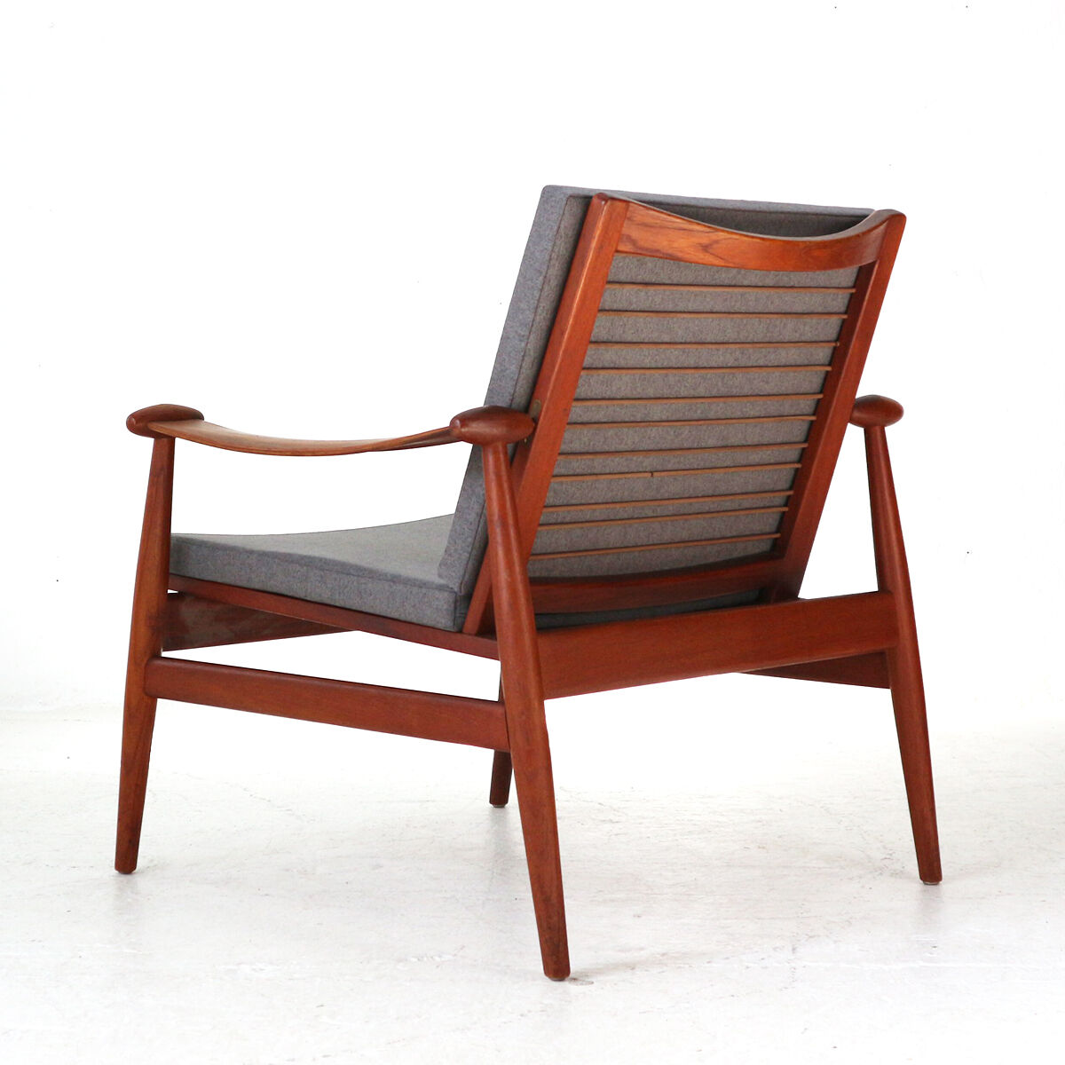 FD 133 armchair by Finn Juhl