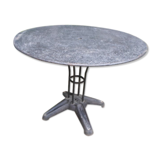 Round metal table
