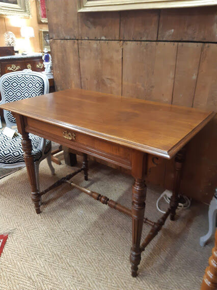 Table bureau