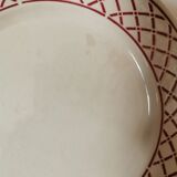 Set of 5 Badonviller dessert plates with red and white geometric pattern