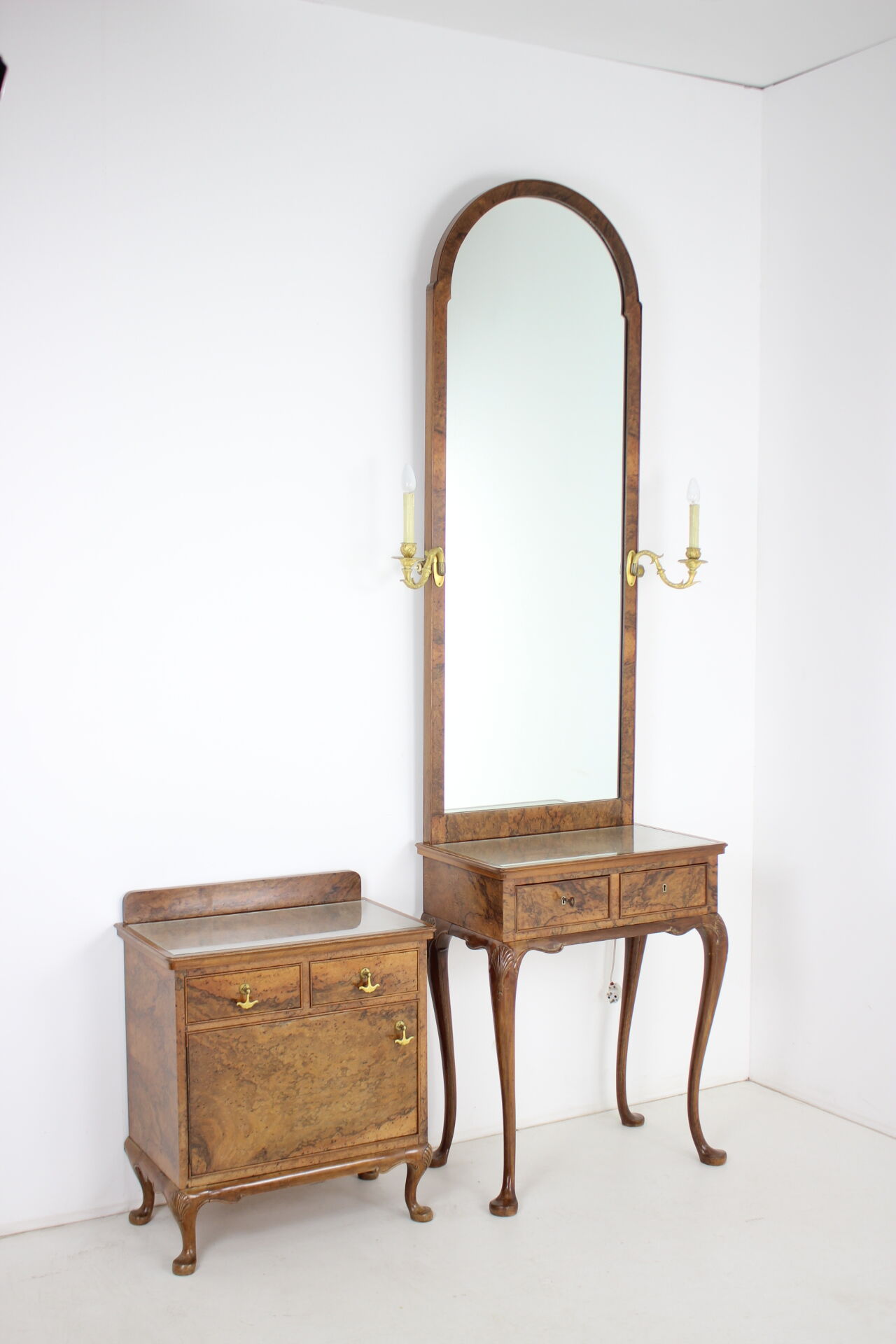 Vanité de maquillage antique avec cabinet, Tchécoslovaquie, 1920