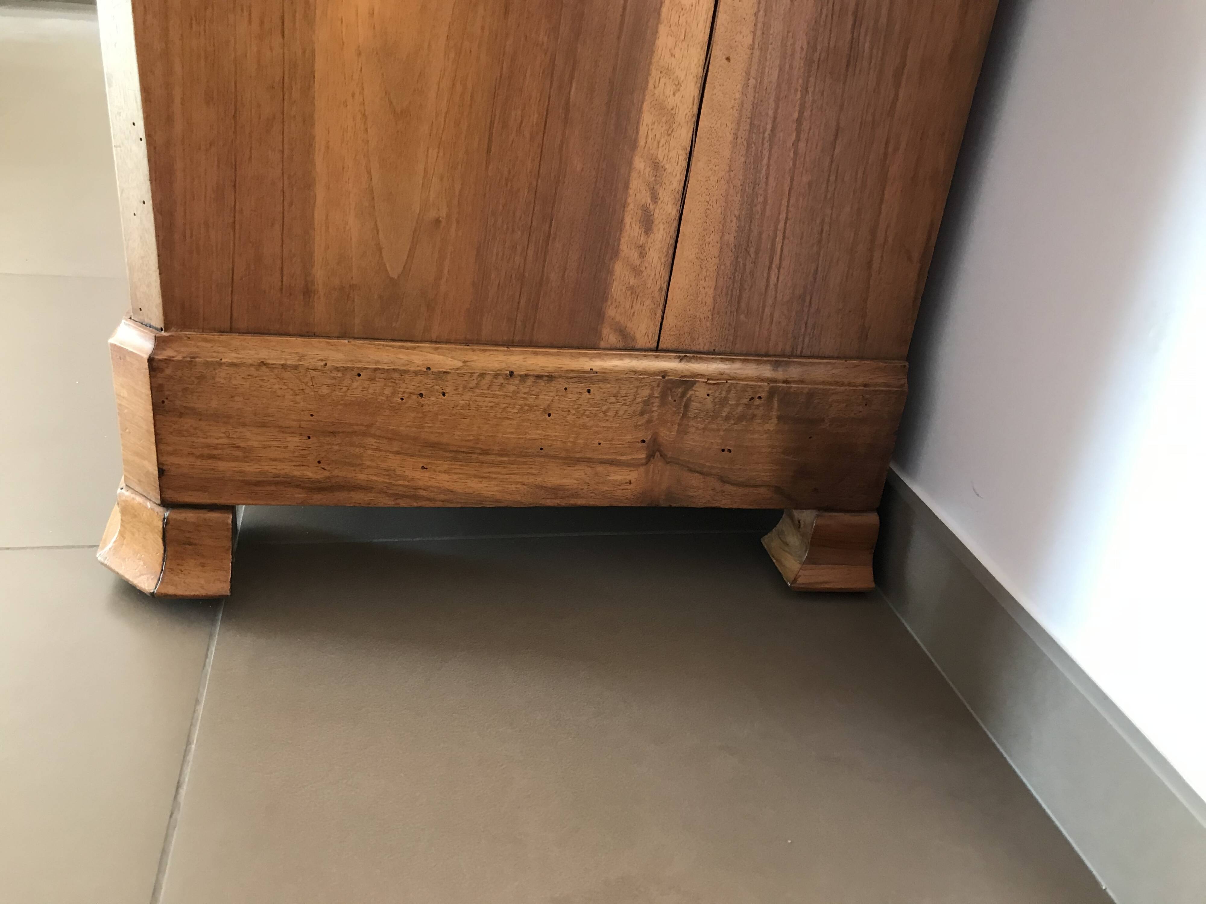 Commode louis philippe en noyer