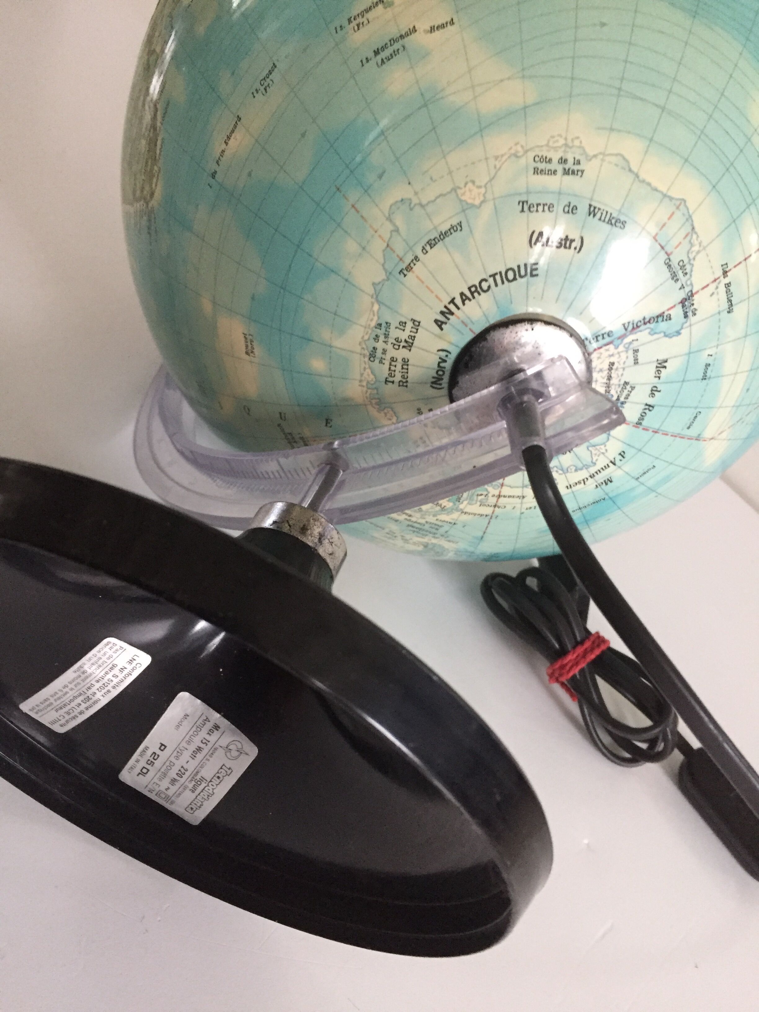 Globe earth bright black vintage