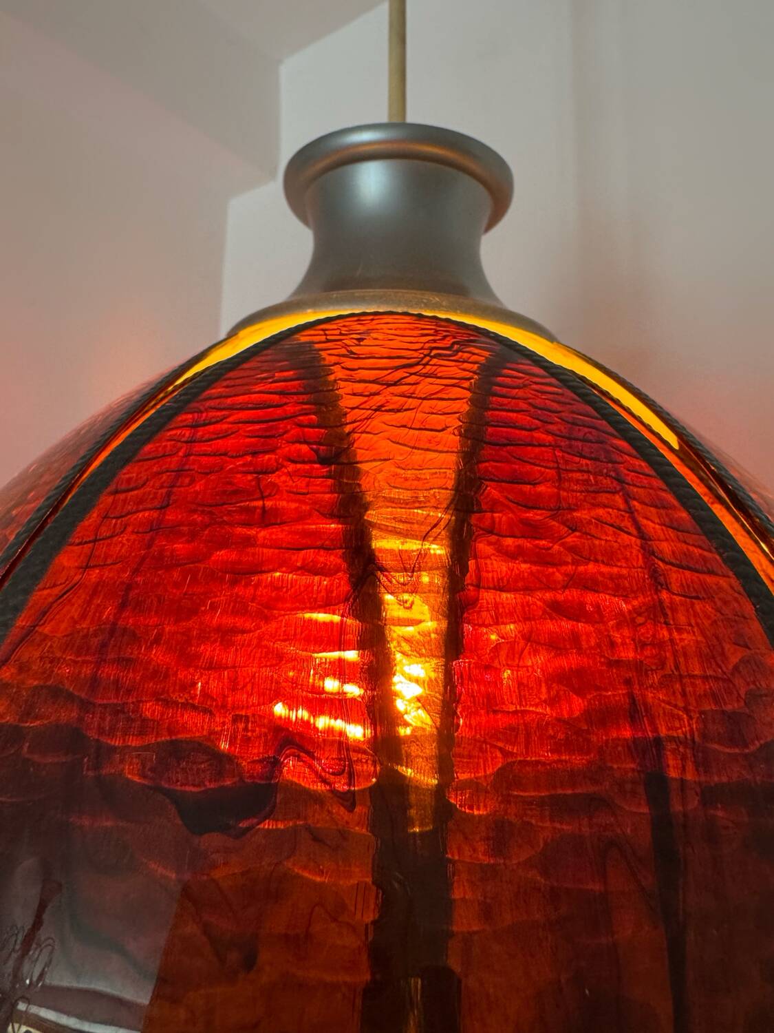 Lustre lotus Bakélite années 70