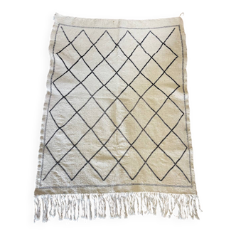 Tapis berbère en laine beige à  losanges 140x105