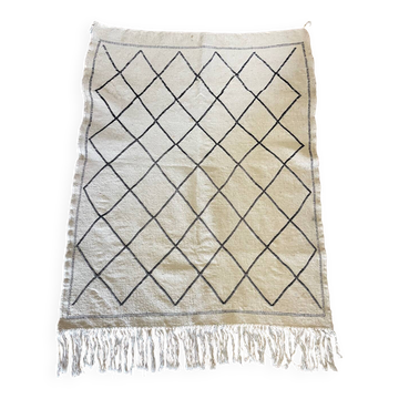 Berber carpet in beige wool with diamonds 140x105