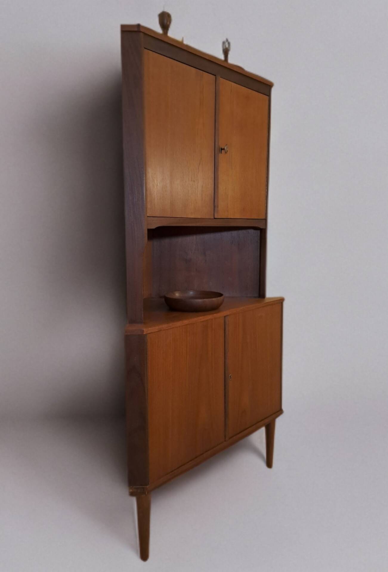 Meuble d'angle en teck,  Vintage Scandinave 1960s
