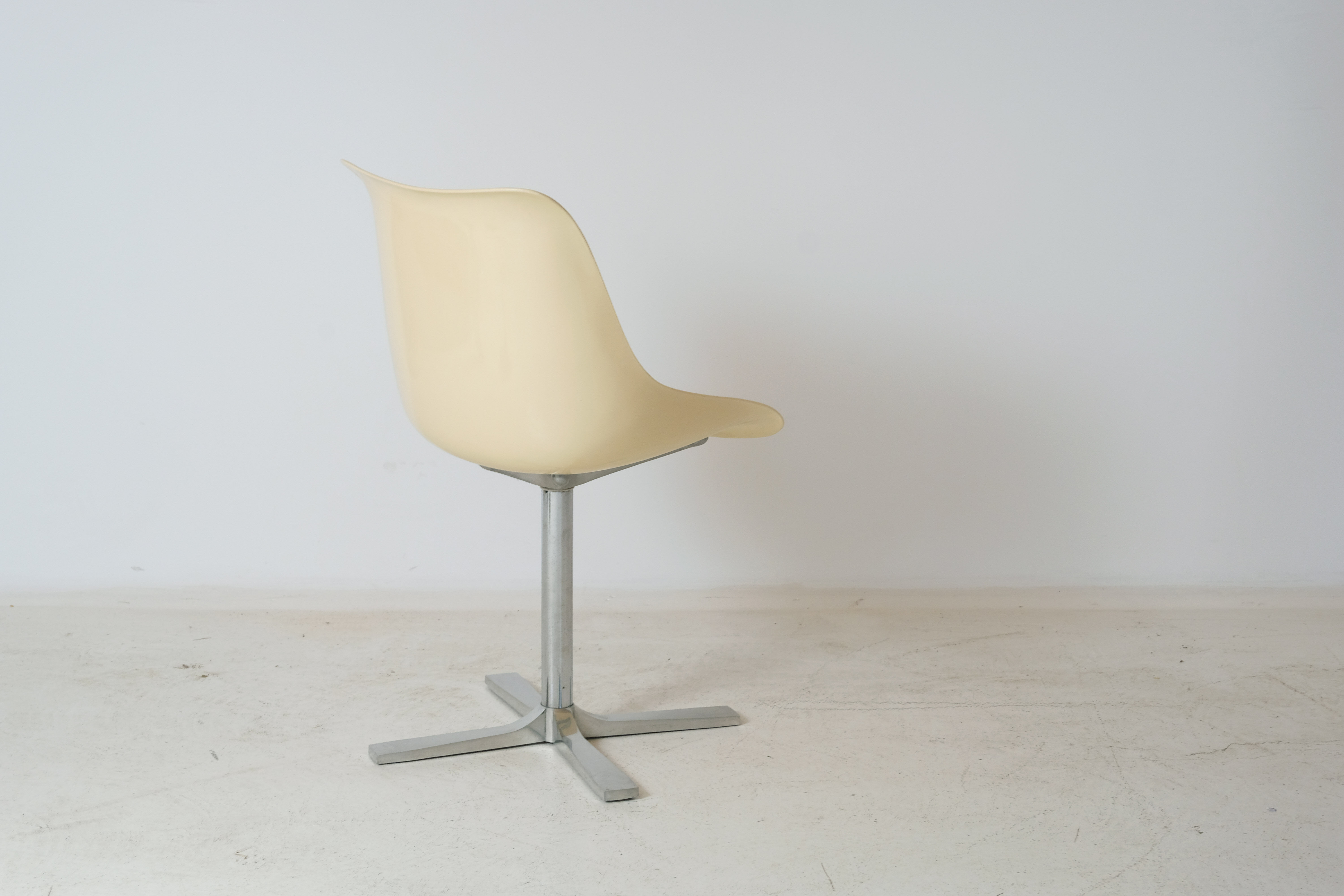 Chaise pivotante Roche Bobois 1970