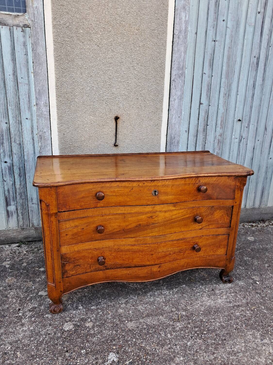 Commode Louis XV en noyer