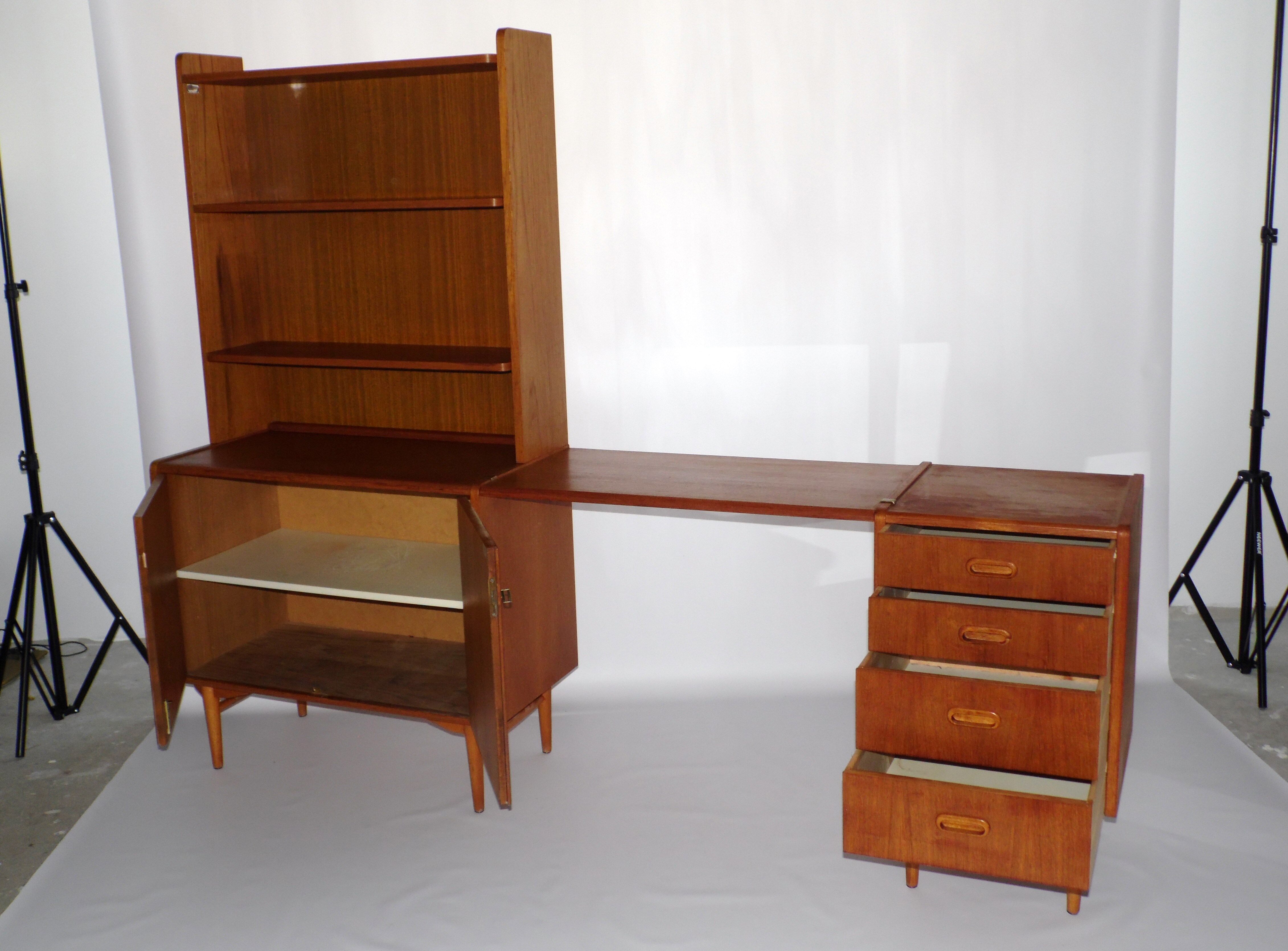 Bibliotheque scandinave modulable avec espace bureau