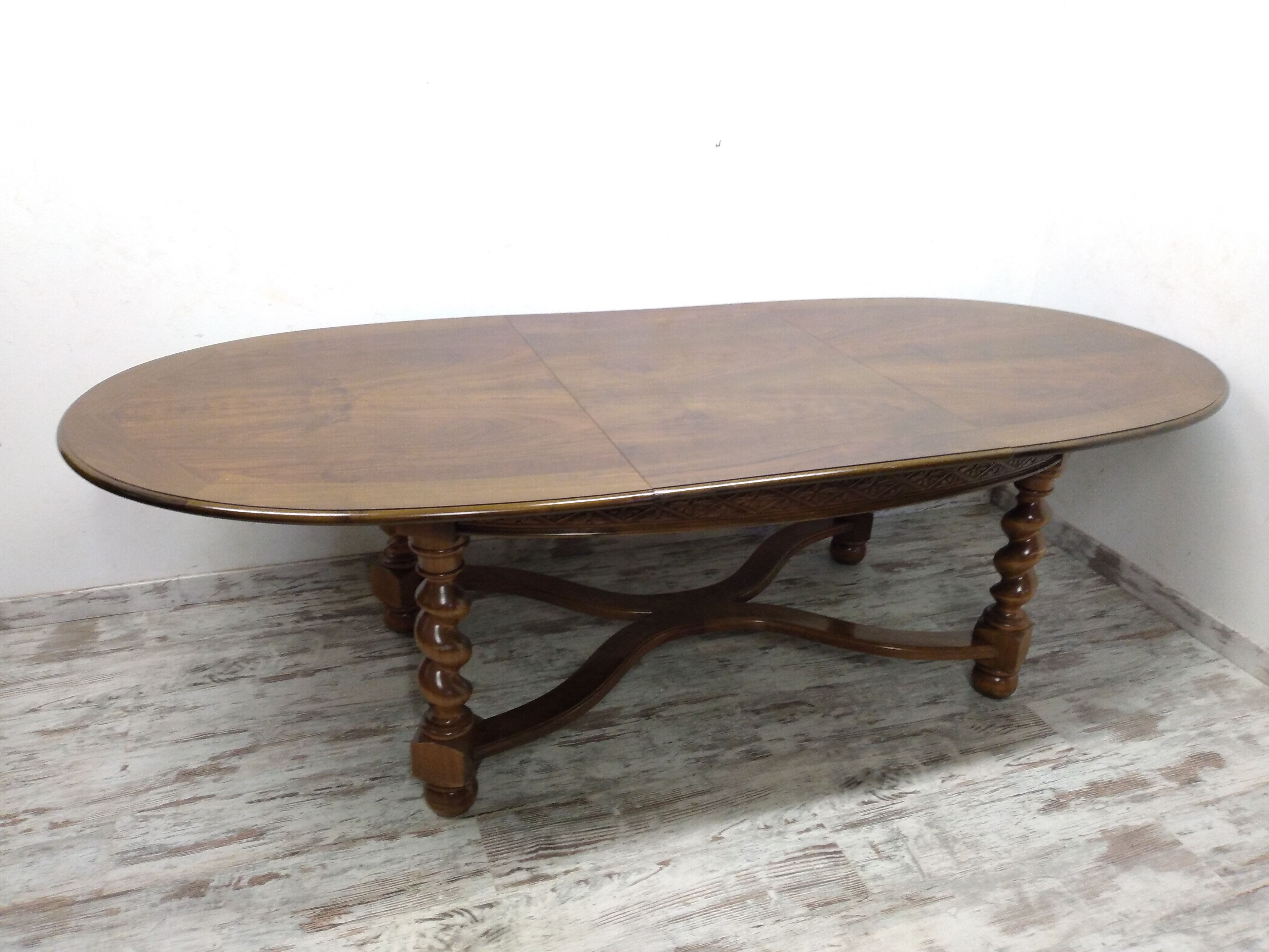 Table style Louis XIII