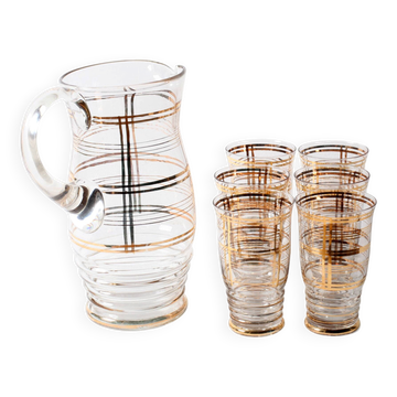 Carafe en verre italien du milieu du siècle et six verres avec des détails dorés / Italie