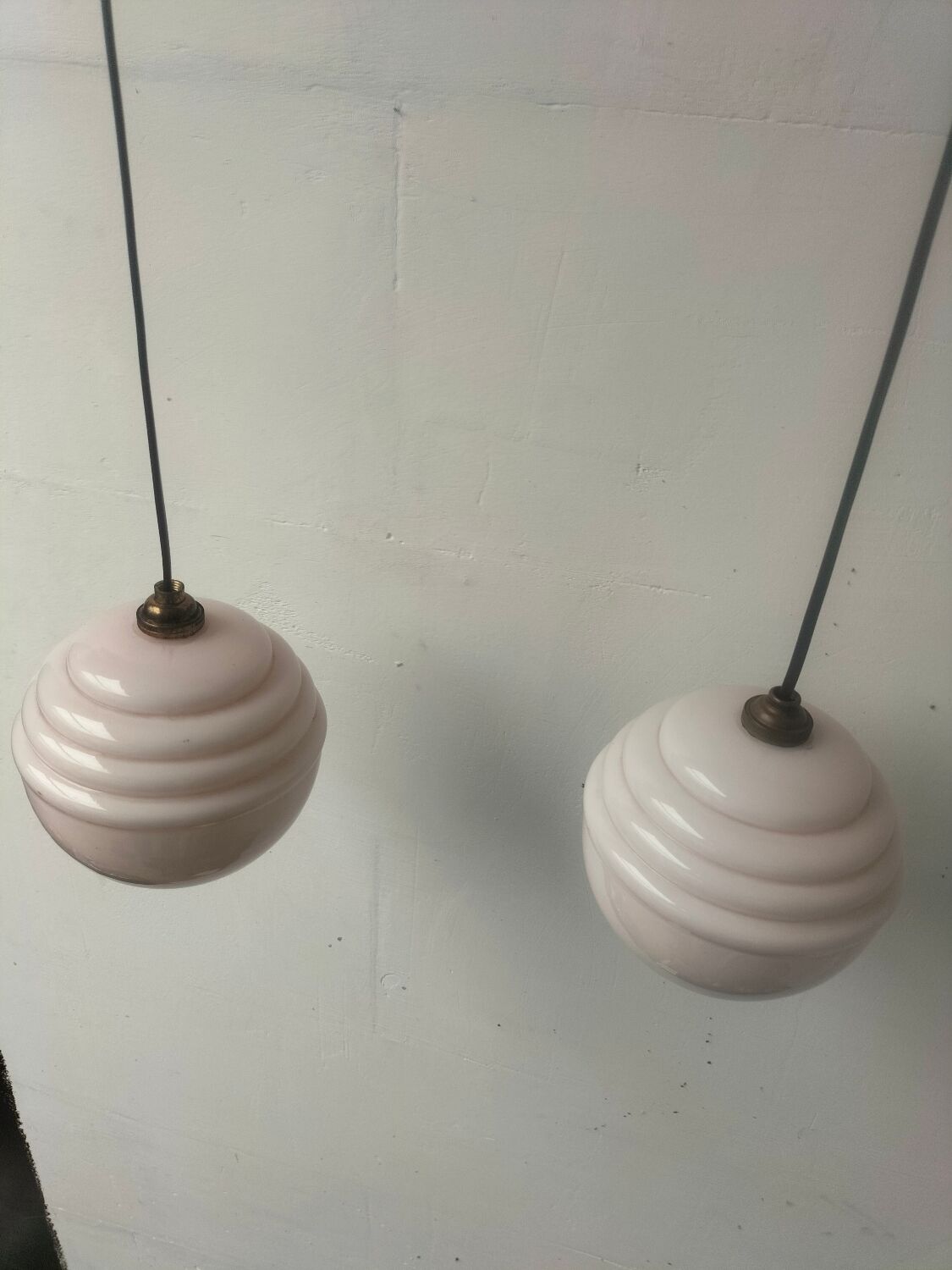 Paire de suspension en opaline