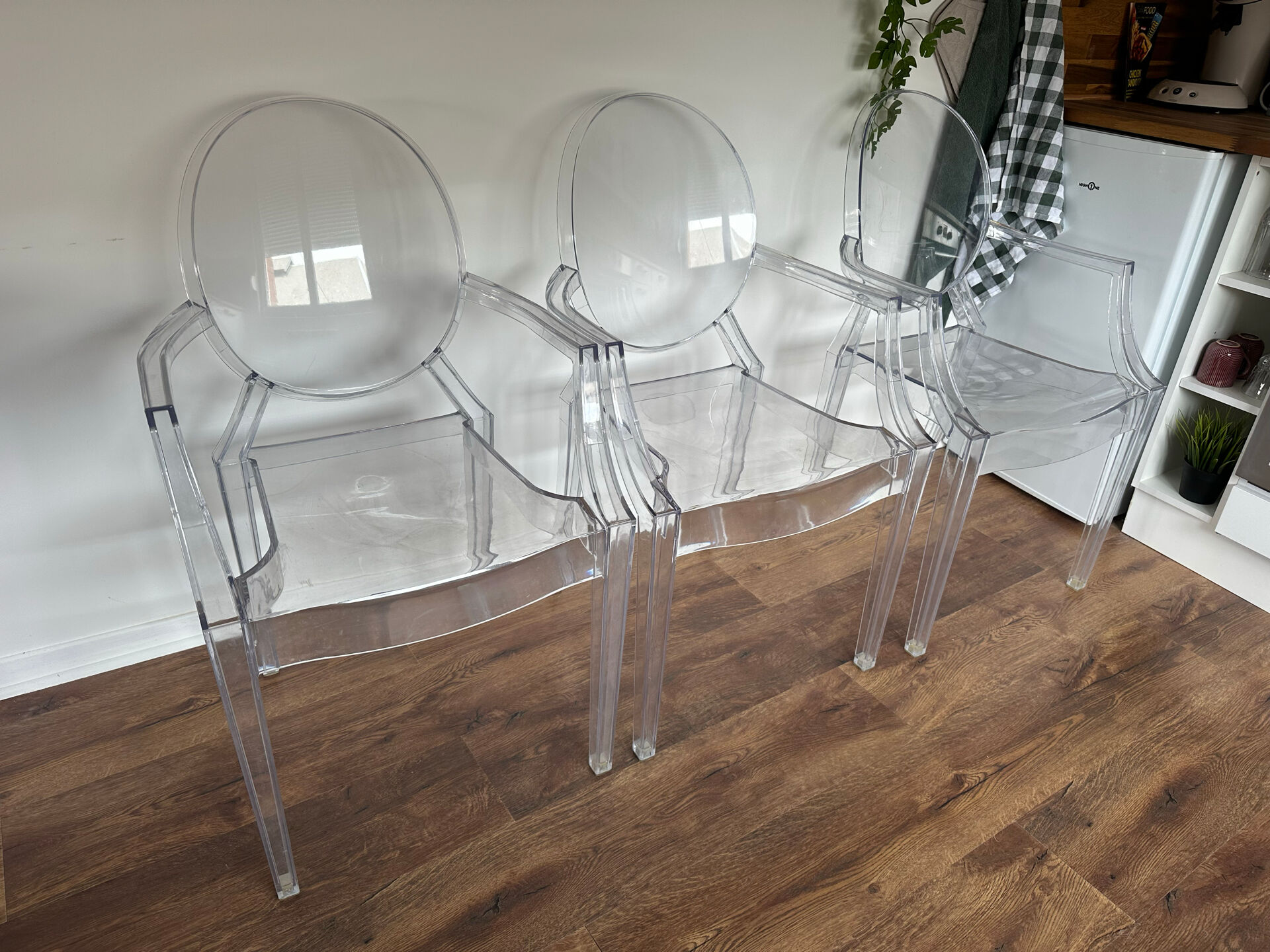 3 fauteuils style Kartell Louis Ghost transparents – Philippe Starck