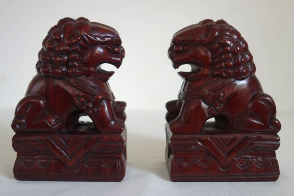Paire de chiens Foo chinois vintage en bois