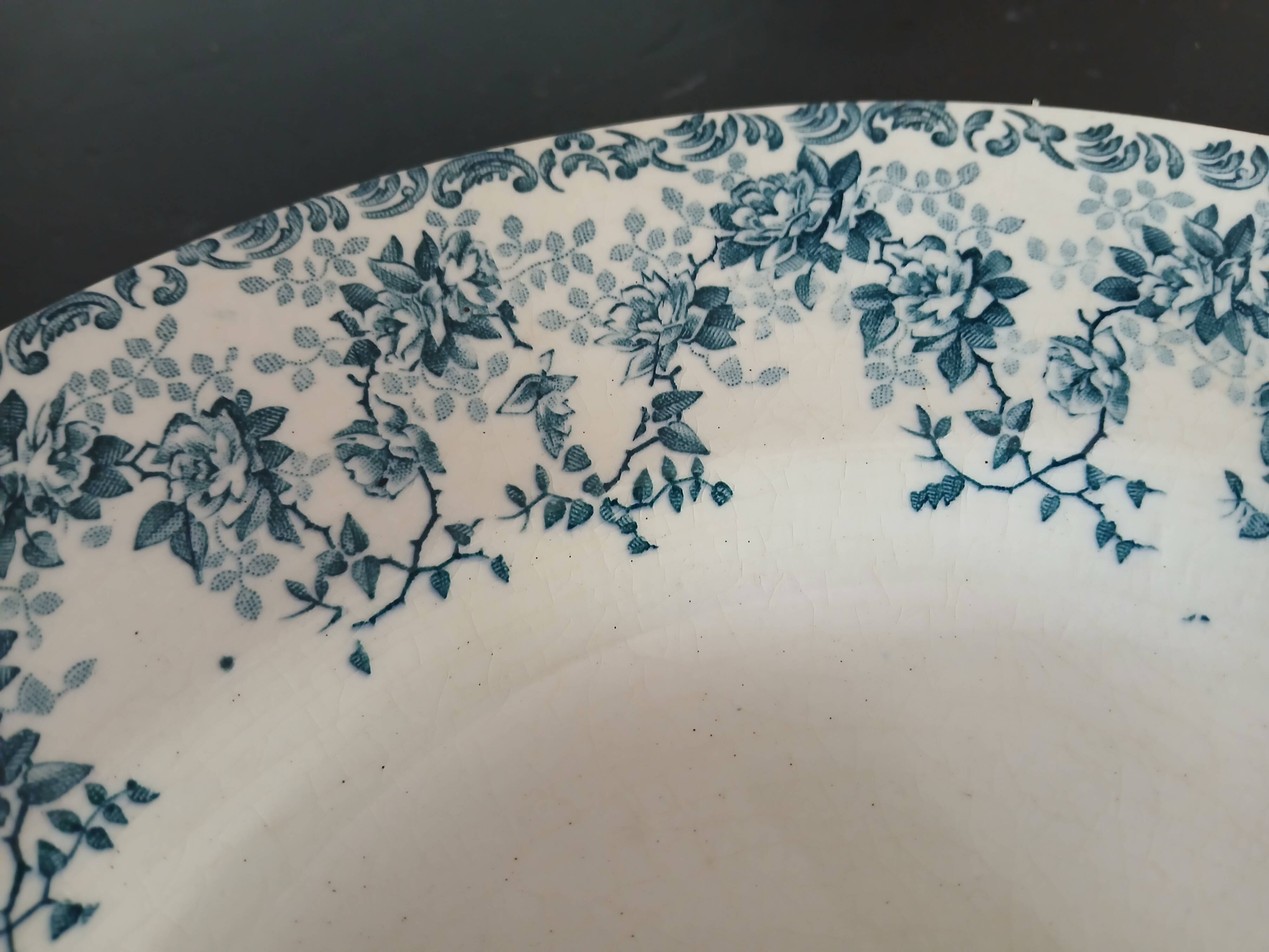 Old dish - Choisy le roi - Boulenger & cie