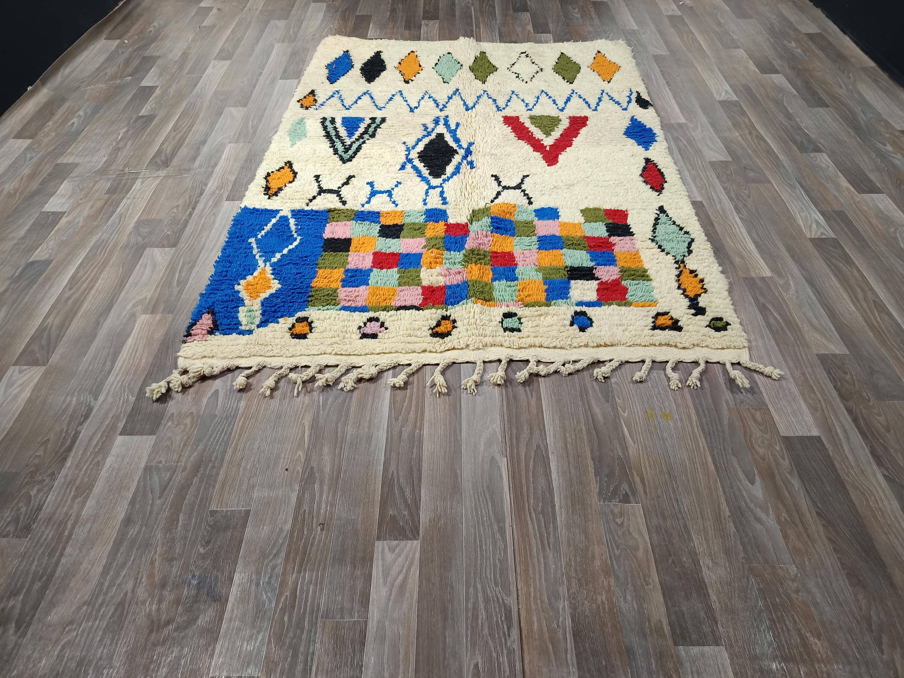 Traditional handmade carpet 250cm x 150cm Moroccan