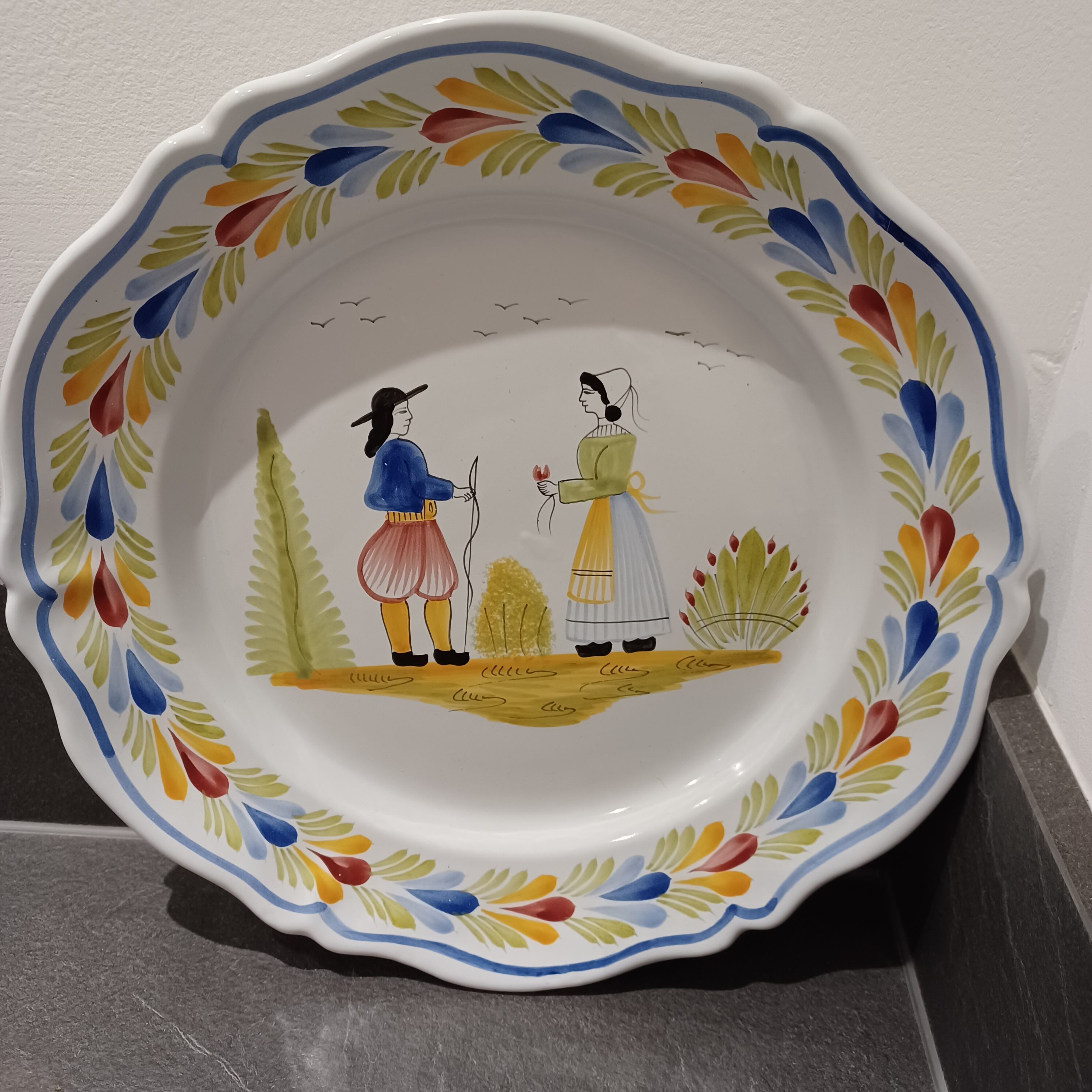 Round dish decorated with H Henriot