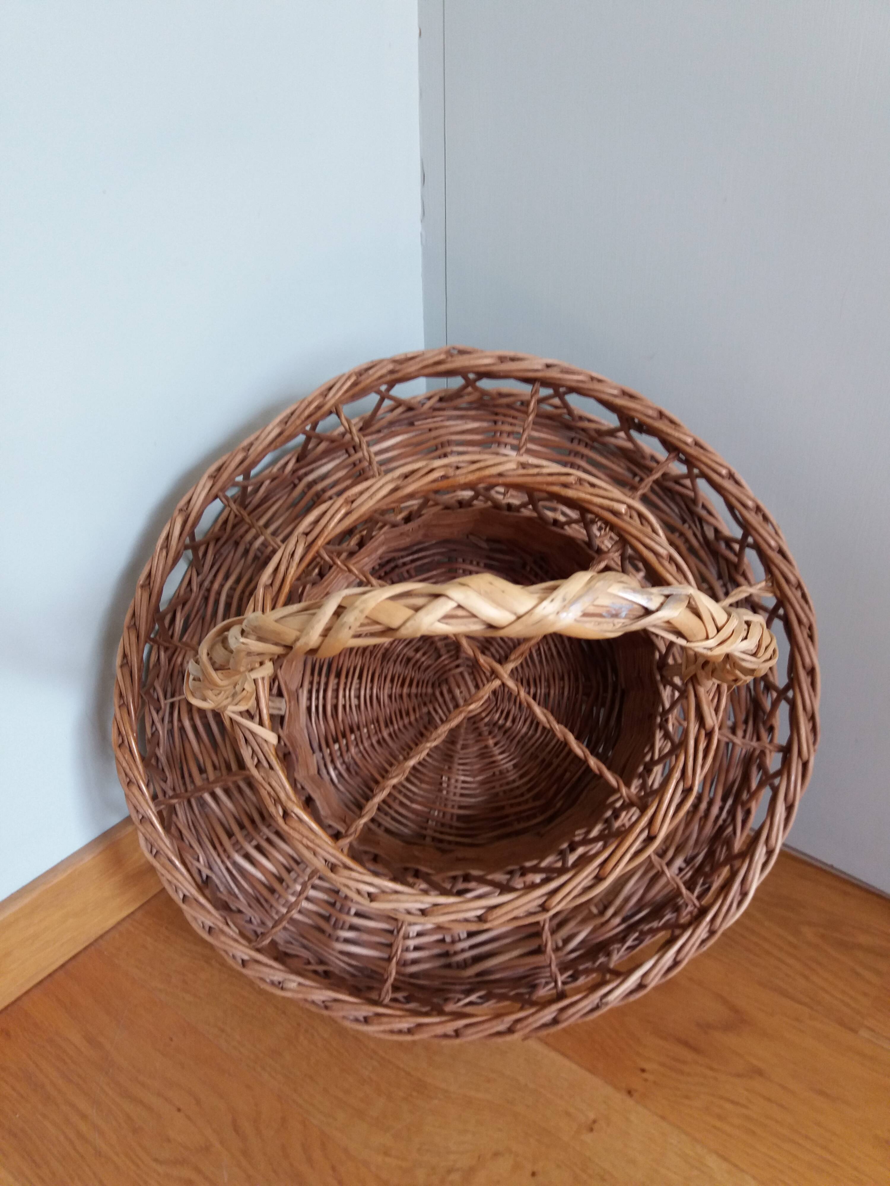 Rattan wicker glass and bottle holder basket