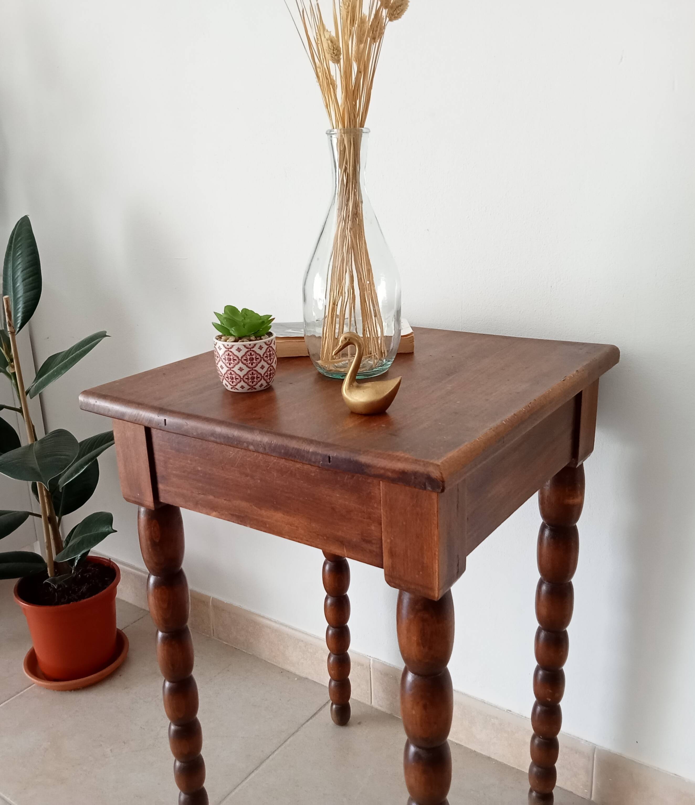 Early 20th century side table in solid oak