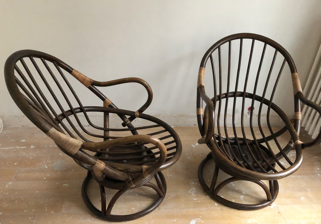 Lot of two rotating rattan chairs