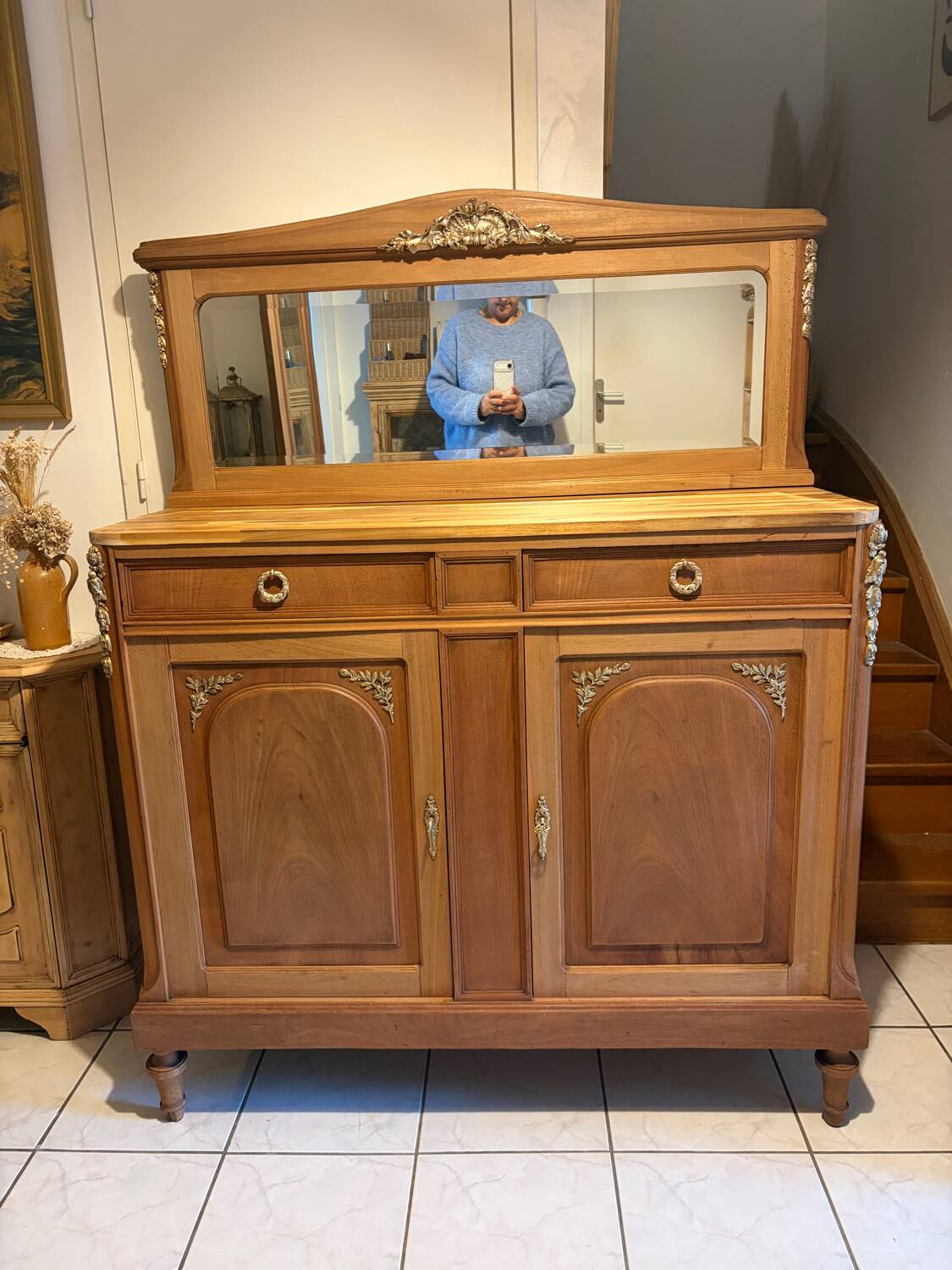 Raw wood sideboard and its mirror
