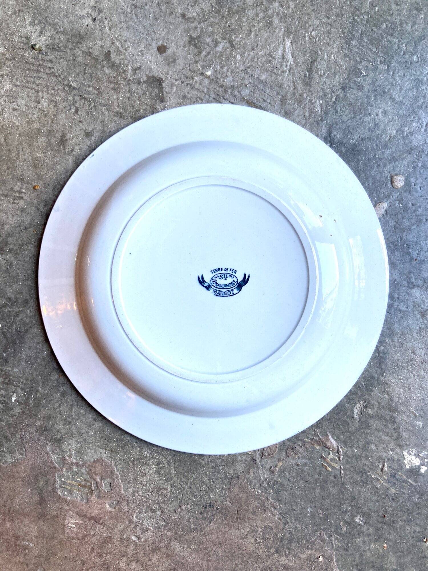 Sainte Amandinoise hollow plate in iron clay, "Margot" service