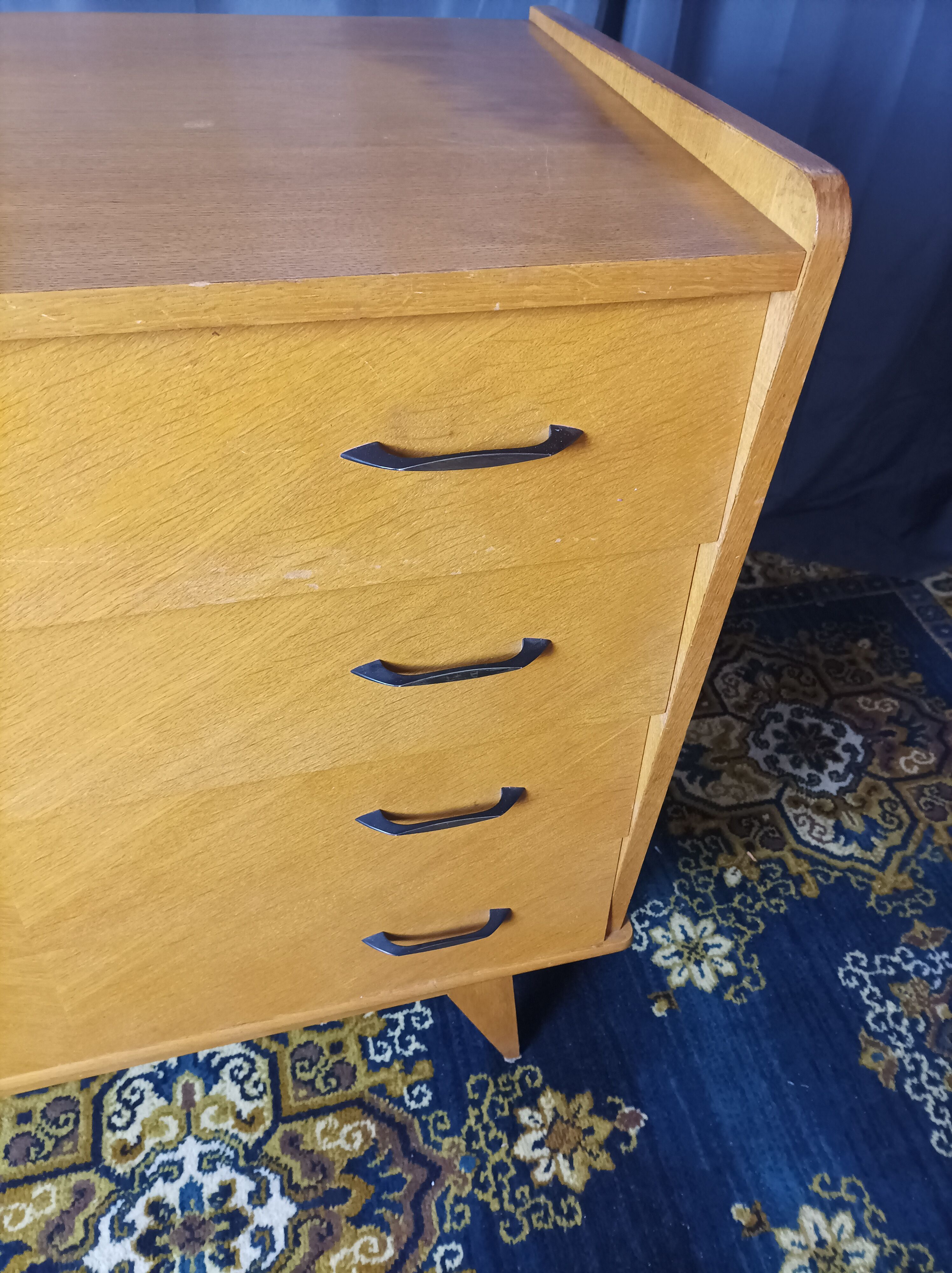 Vintage oak chest of drawers 4 drawers
