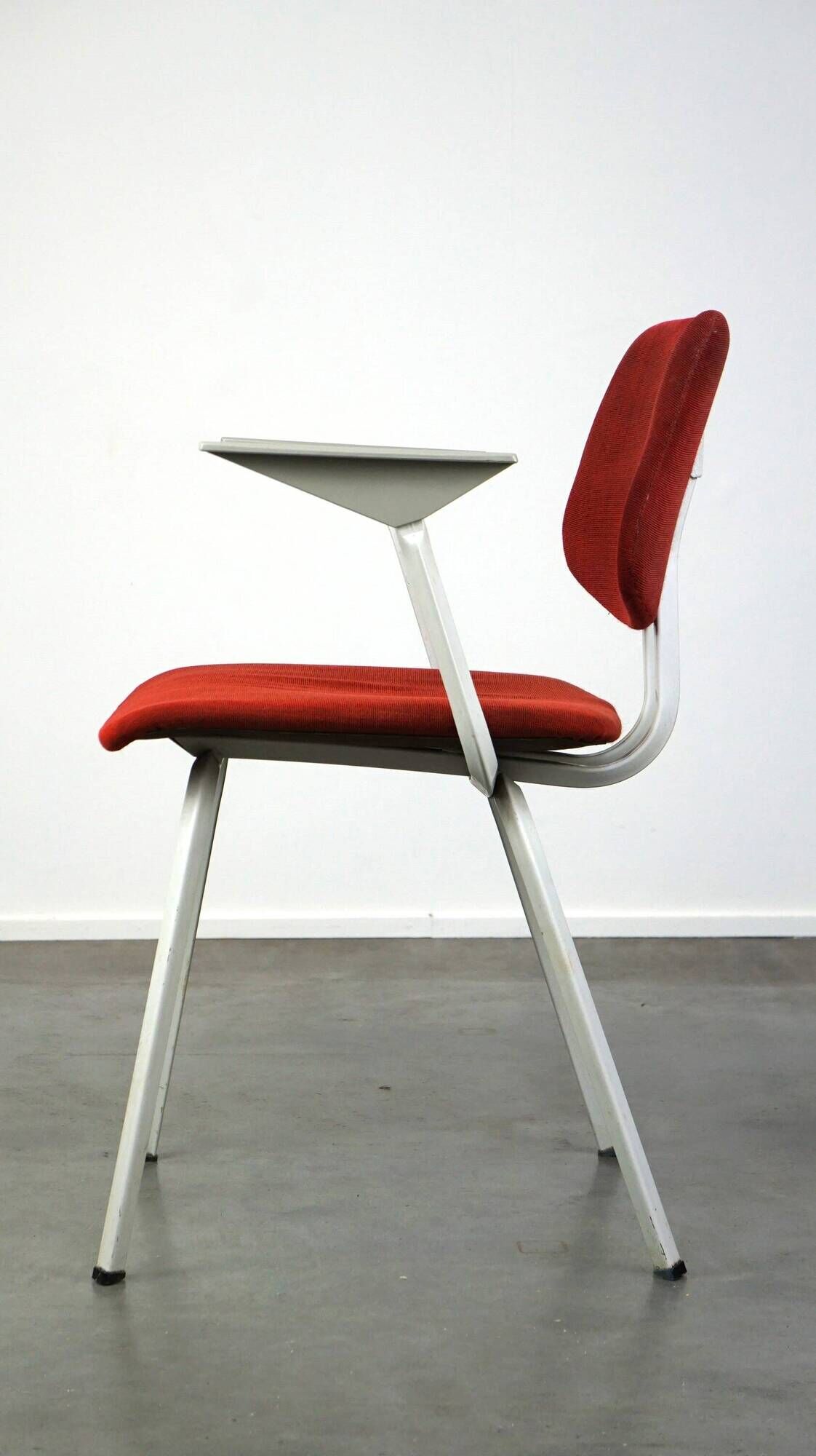 Vintage design chair by Friso Kramer for Ahrend de Cirkel from the late 1960s