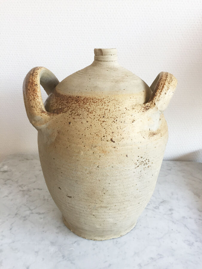 Sandstone water jug, 1970