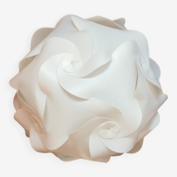 Lampe blanche boule en plastique