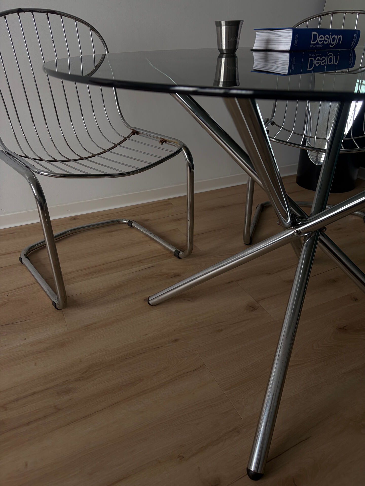 Table à manger plateau verre pieds chrome année 70