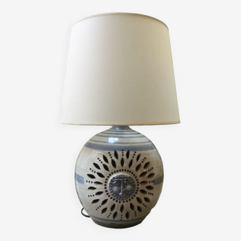 Round ceramic lamp