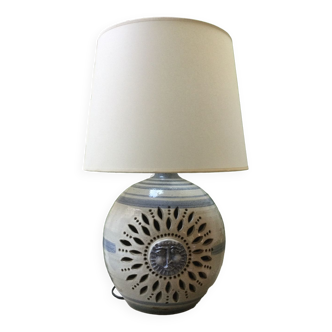 Round ceramic lamp