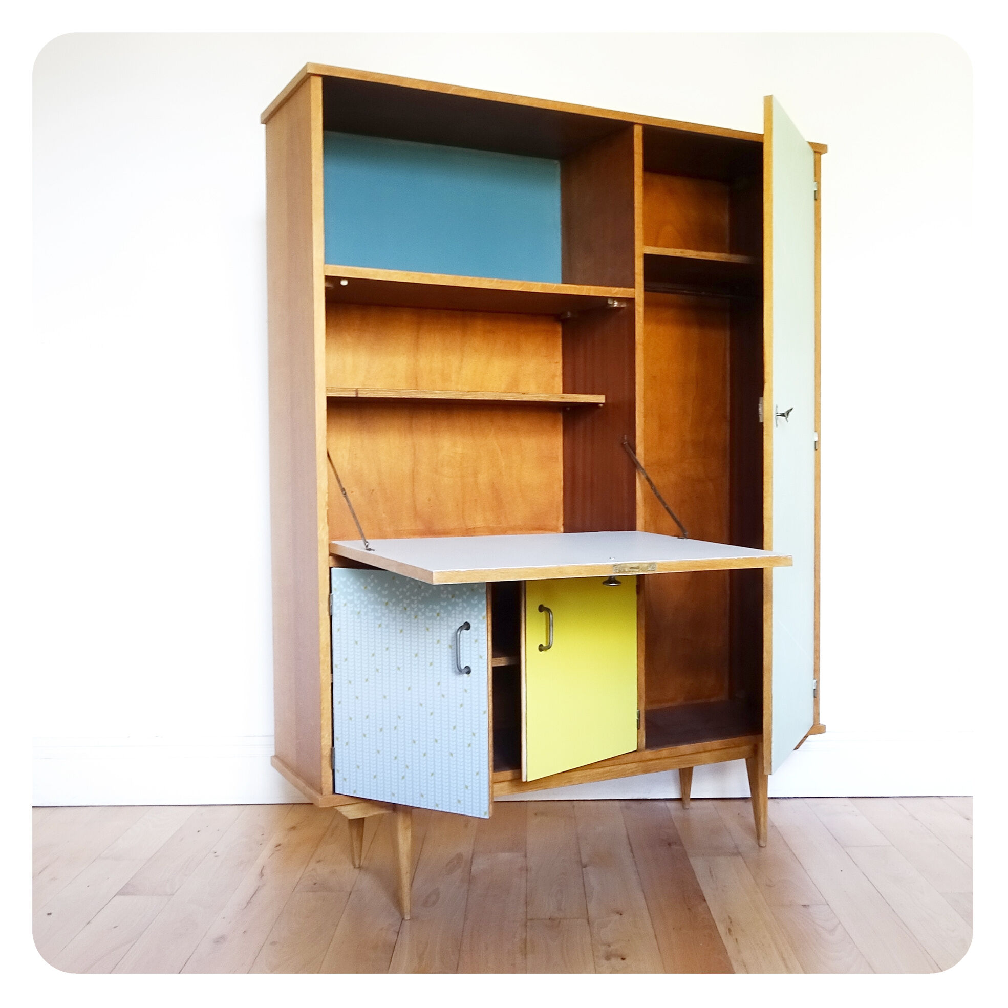 Armoire vintage