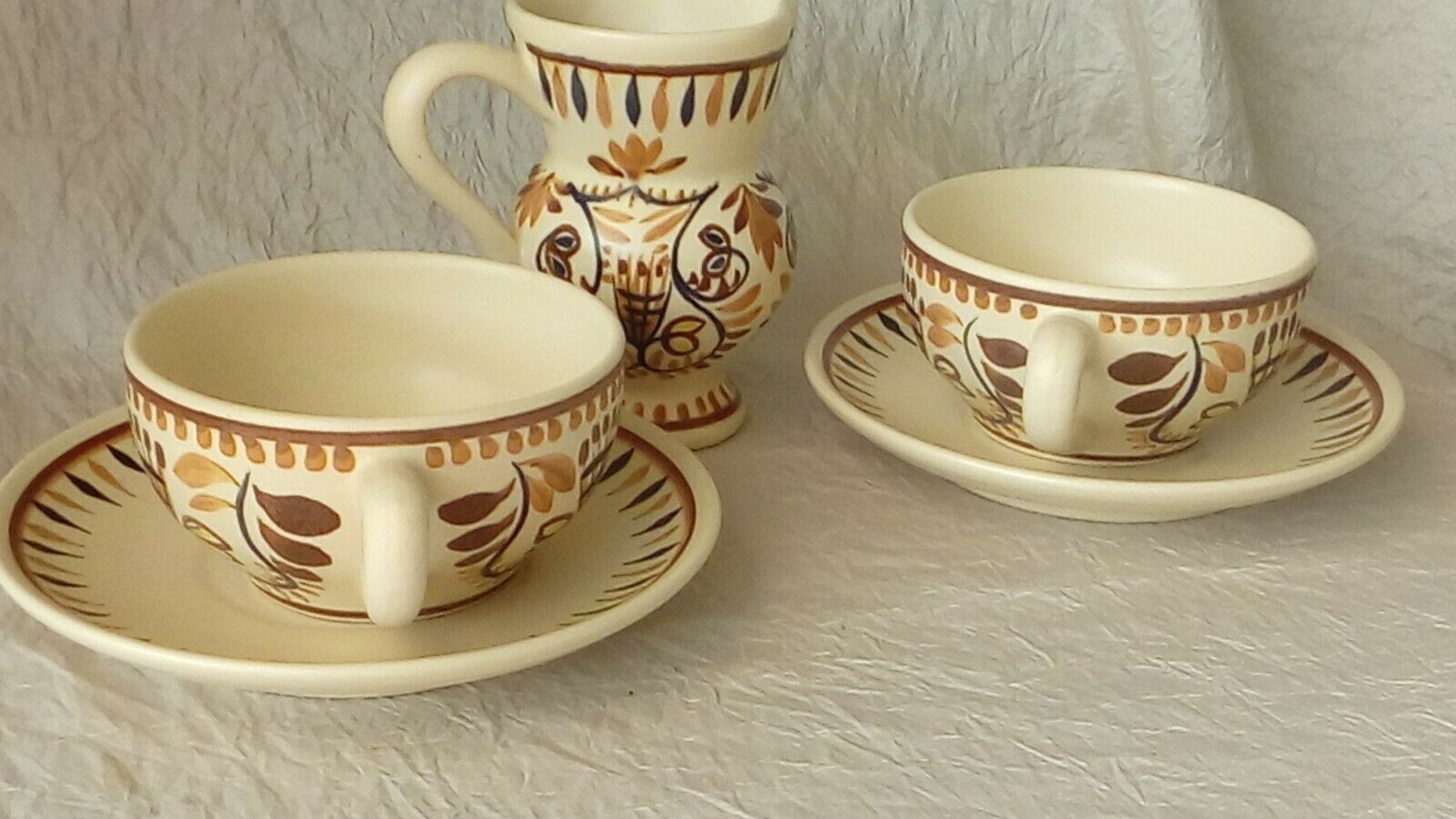 2 cups of chocolate lunch and faience henriot quimper milk jar