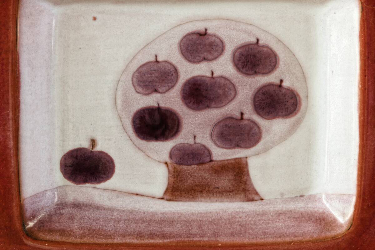 Pocket tray "apple trees", signed by the Cloutier brothers.