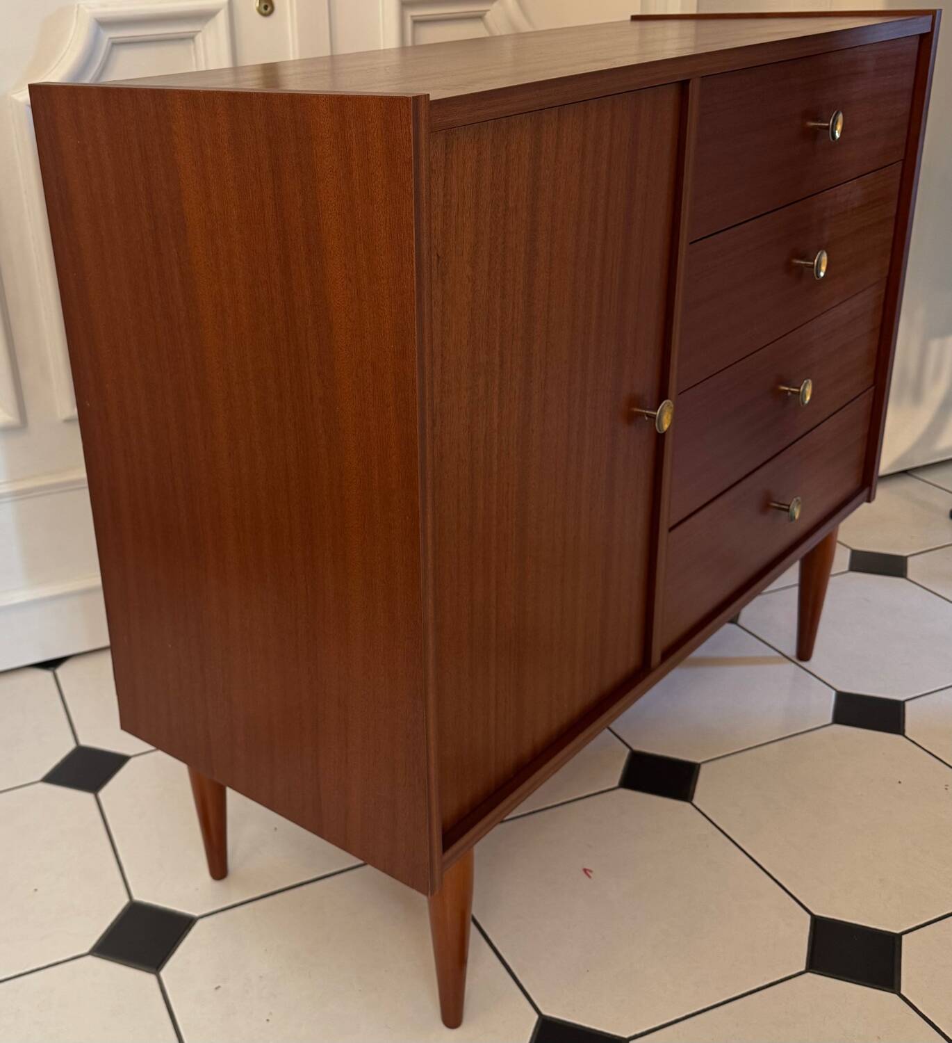 Vintage Scandinavian sideboard/sideboard